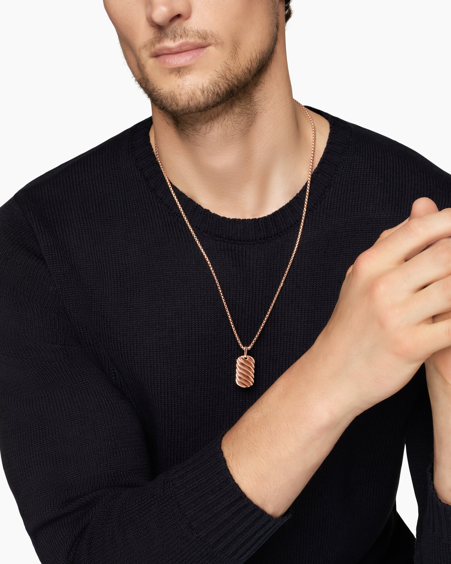 Alternative view of Sculpted Cable Tag in 18K Rose Gold, 27mm