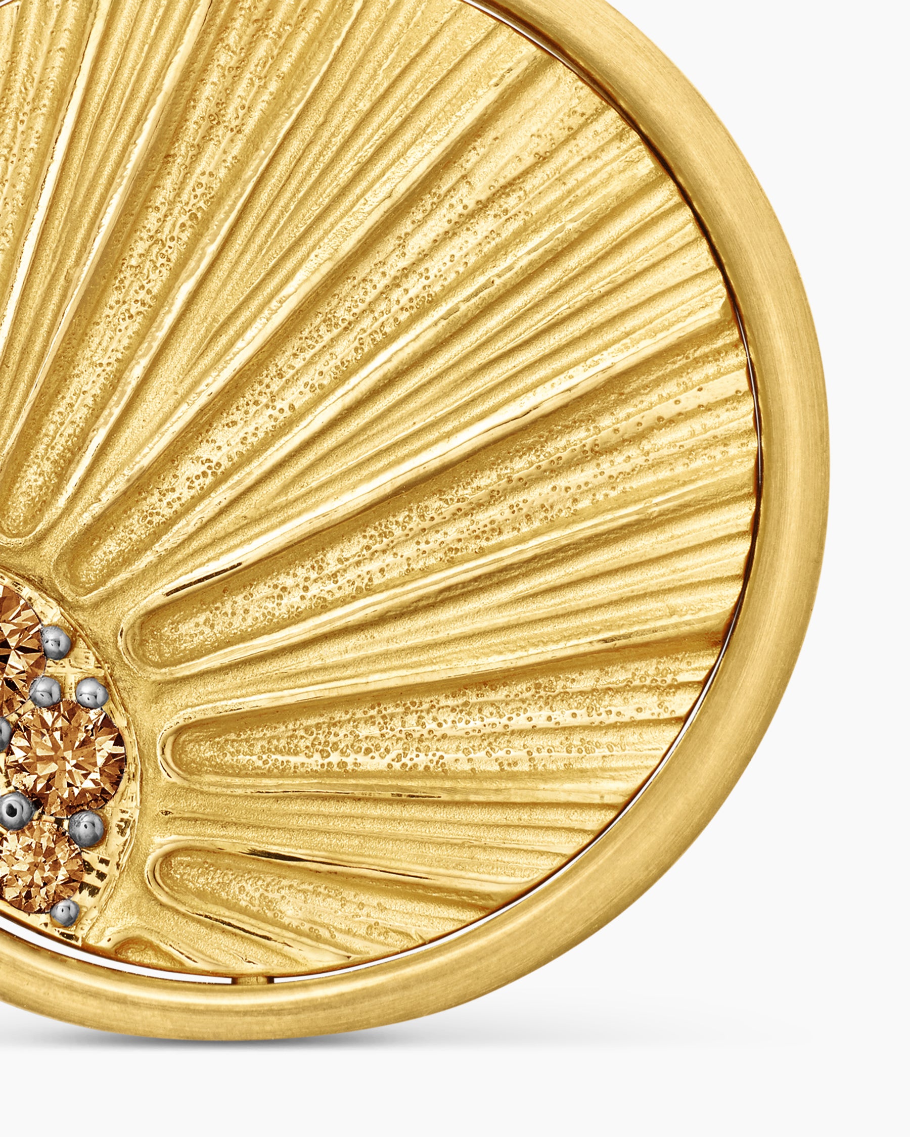 Storm Duality Amulet in 18K Yellow Gold with Diamonds, 23.6mm - Image 6