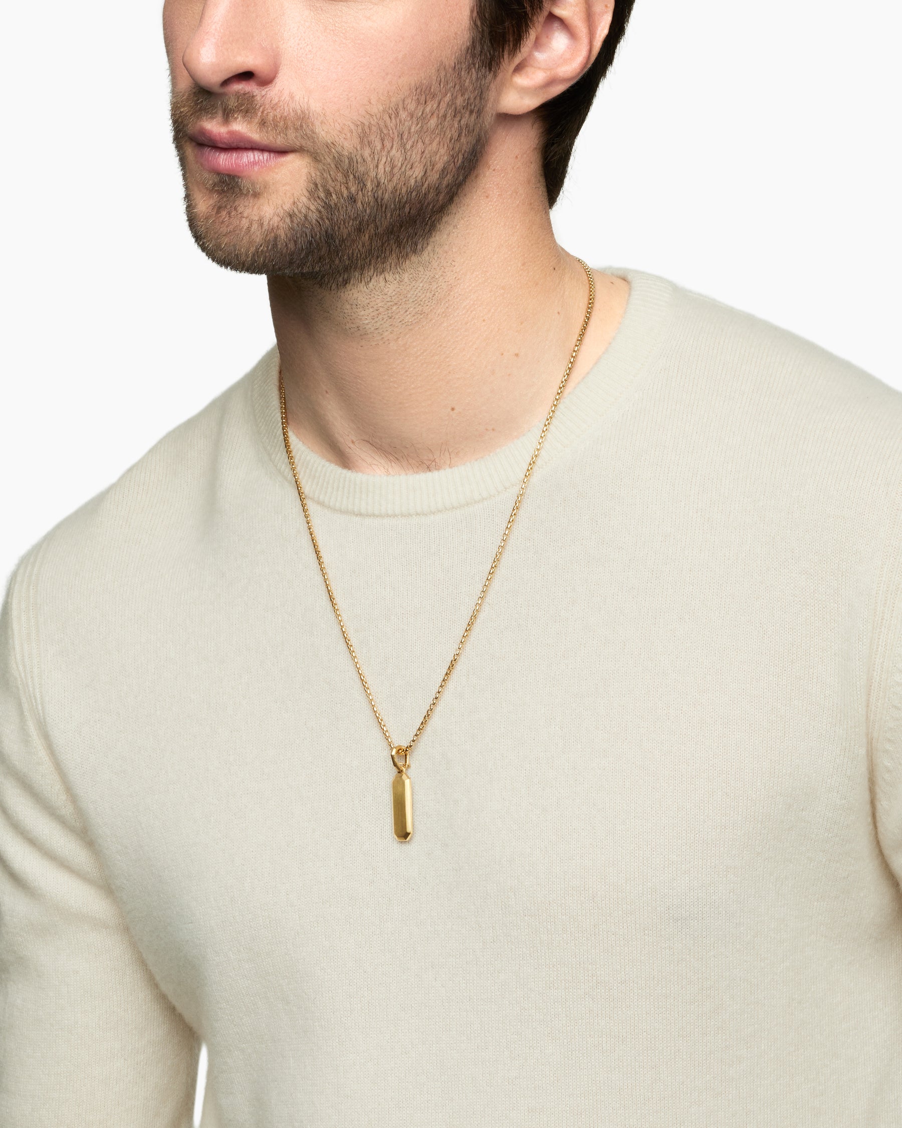 Alternative view of Streamline Amulet in 18K Yellow Gold, 28mm