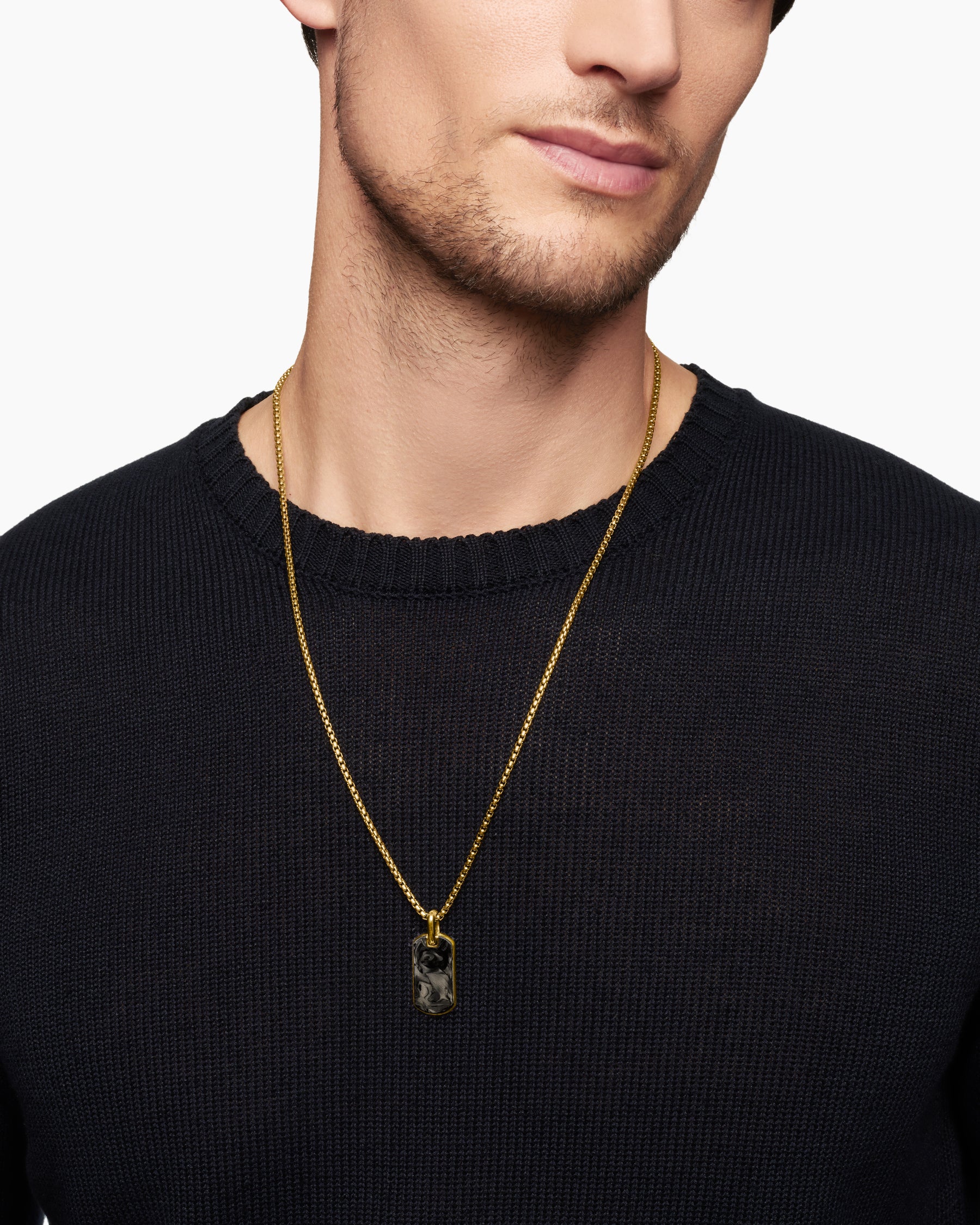 Streamline Tag in 18K Yellow Gold with Forged Carbon, 27mm - Image 7