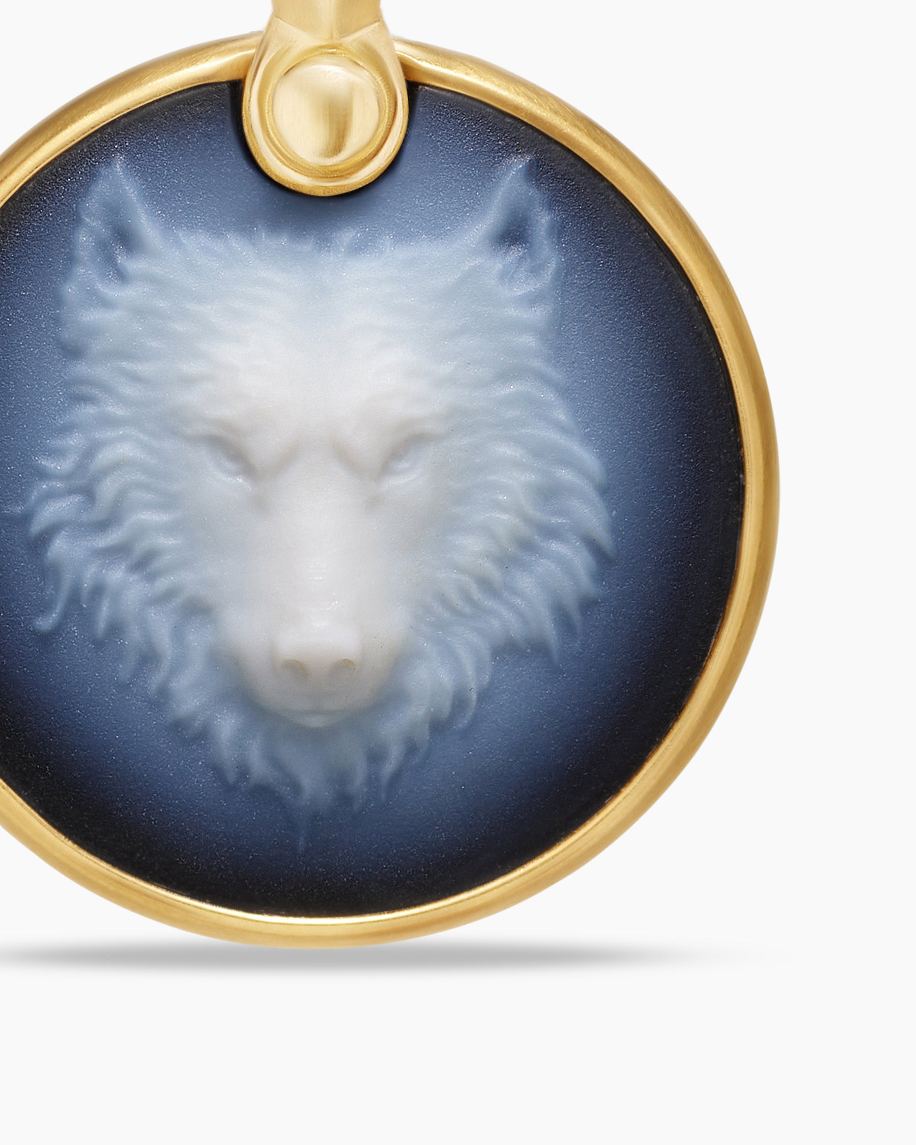 Petrvs Wolf Amulet in 18K Yellow Gold with Banded Agate, 21mm - Image 5