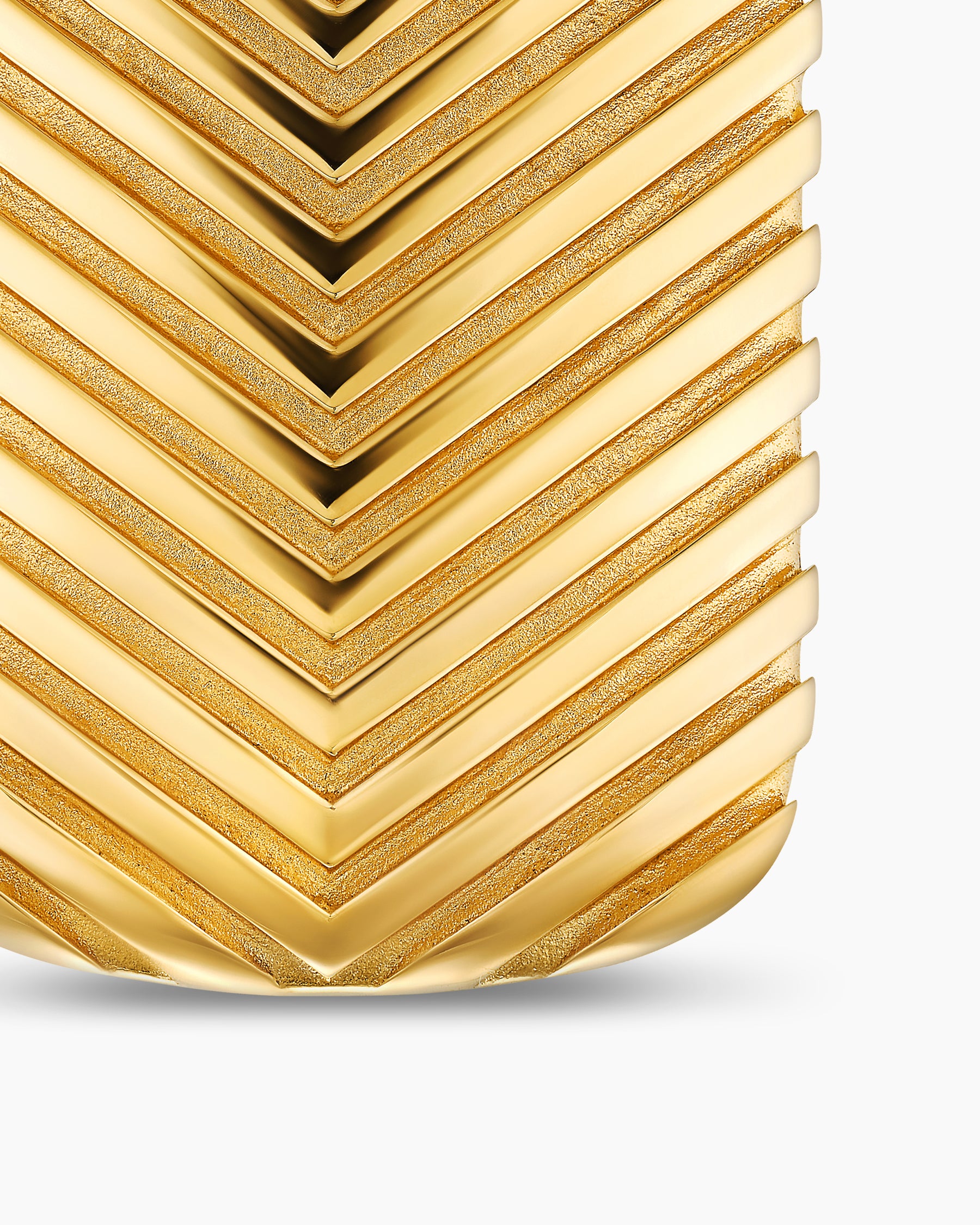 Chevron Tag in 18K Yellow Gold, 34mm - Image 5