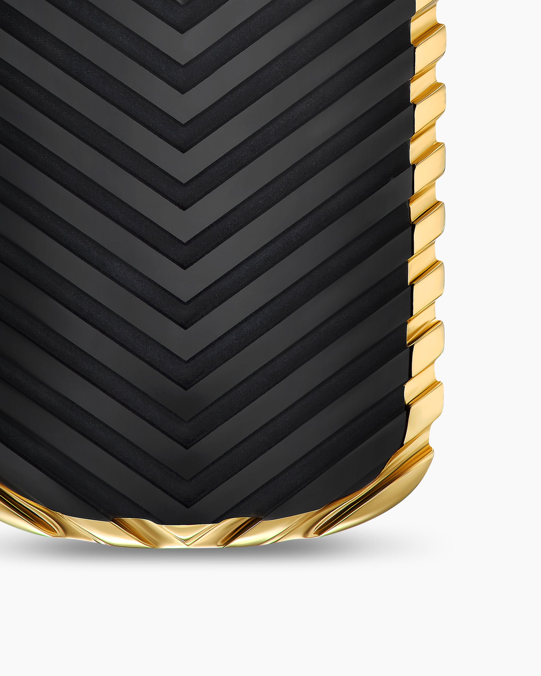 Chevron Tag in 18K Yellow Gold with Black Onyx, 34mm - Image 5