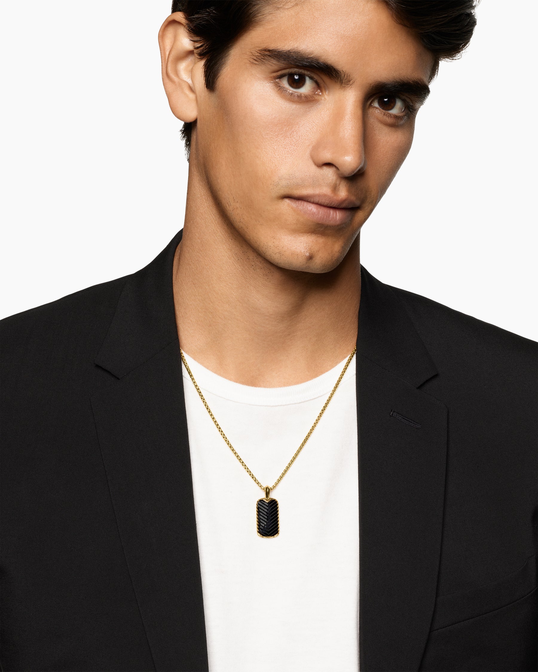 Alternative view of Chevron Tag in 18K Yellow Gold with Black Onyx, 27mm
