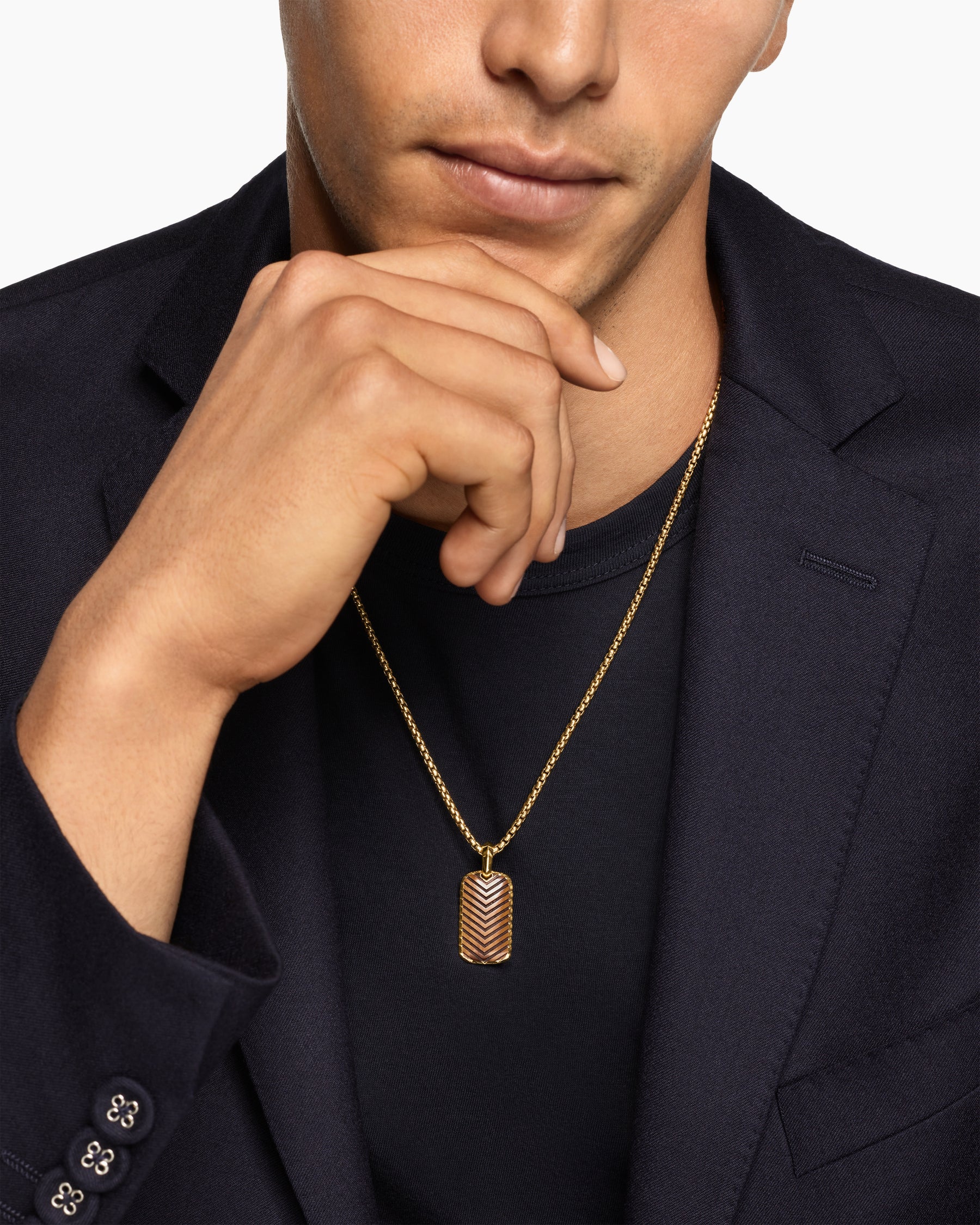 Alternative view of Chevron Tag in 18K Yellow Gold with Tiger's Eye, 27mm