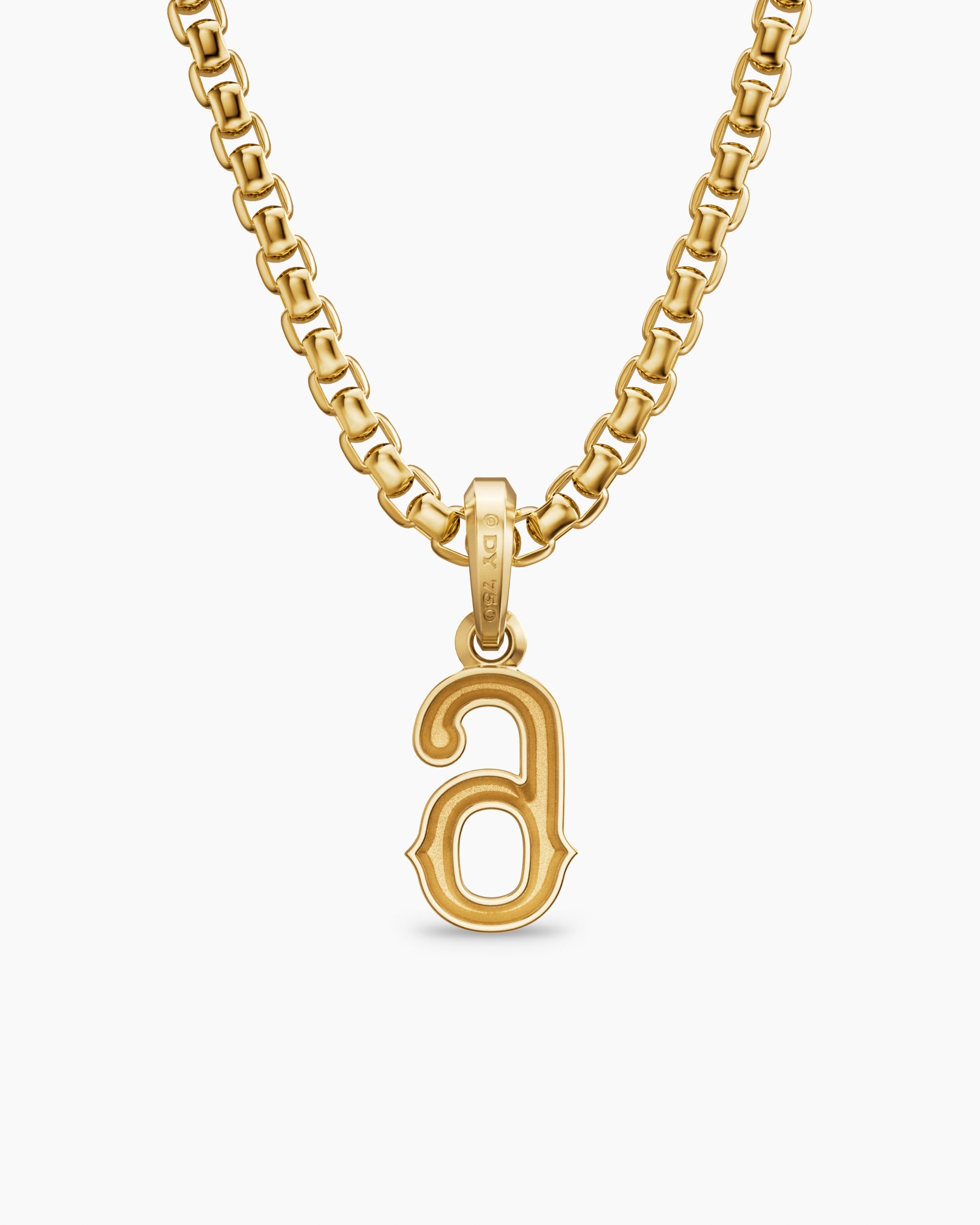 Number Six Amulet in 18K Yellow Gold, 14.8mm - Image 4