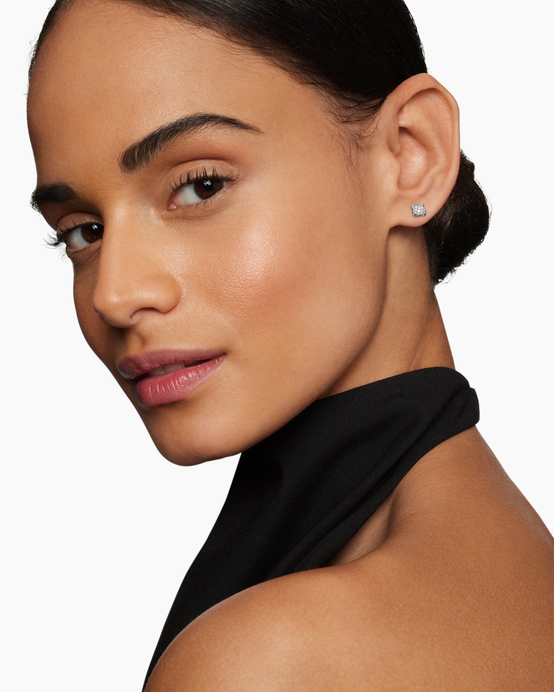 Petite Chatelaine Stud Earrings in 18K White Gold with Pavé Diamonds, 5mm - Image 2