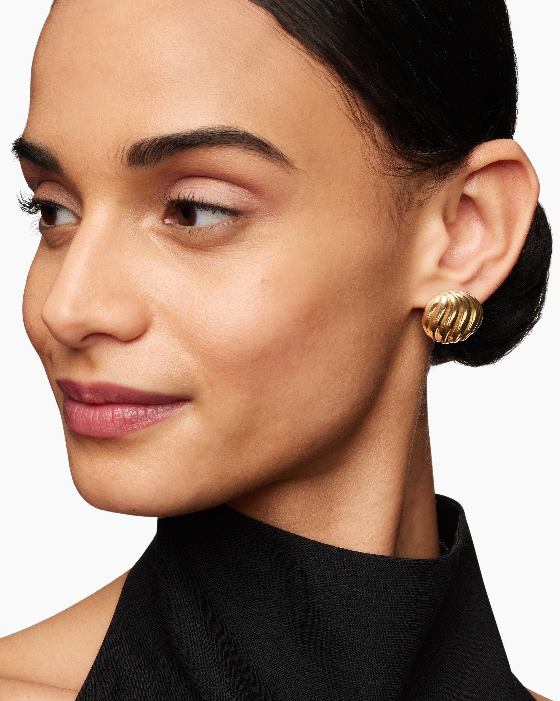 Sculpted Cable Stud Earrings in 18K Yellow Gold, 20mm - Image 6