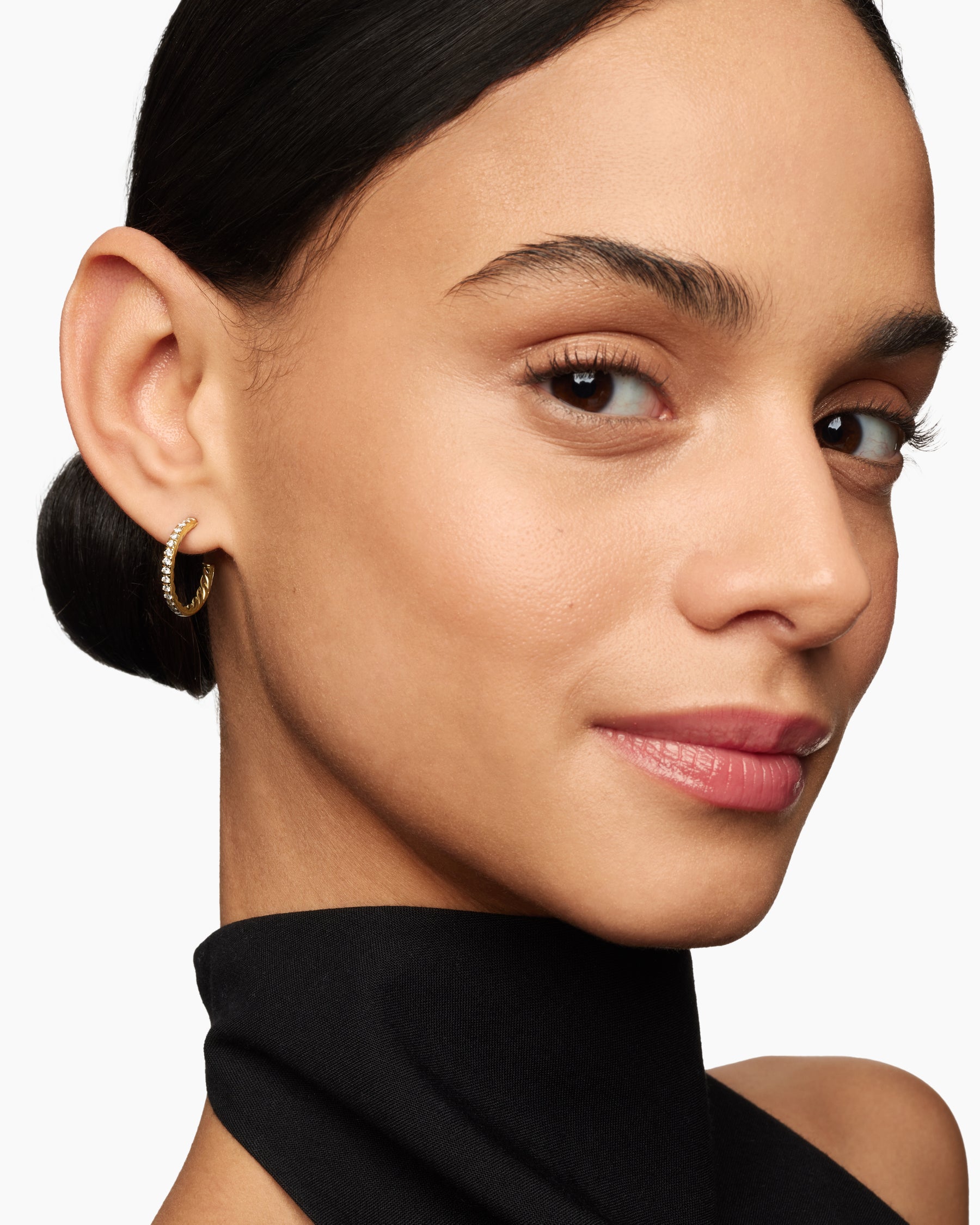 Pavé Hoop Earrings in 18K Yellow Gold with Diamonds, 19mm - Image 6