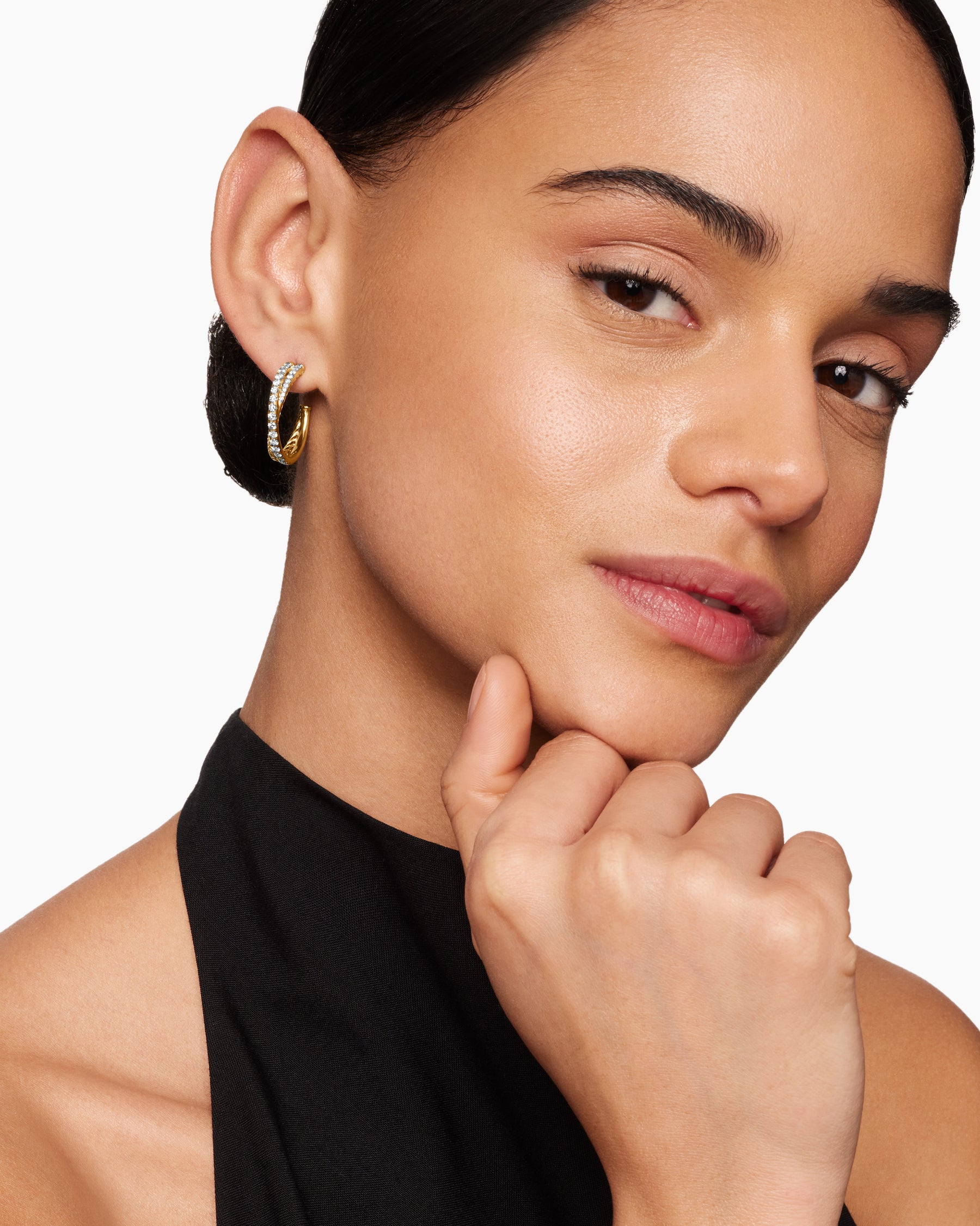 Alternative view of Pavé Crossover Hoop Earrings in 18K Yellow Gold with Diamonds, 24mm