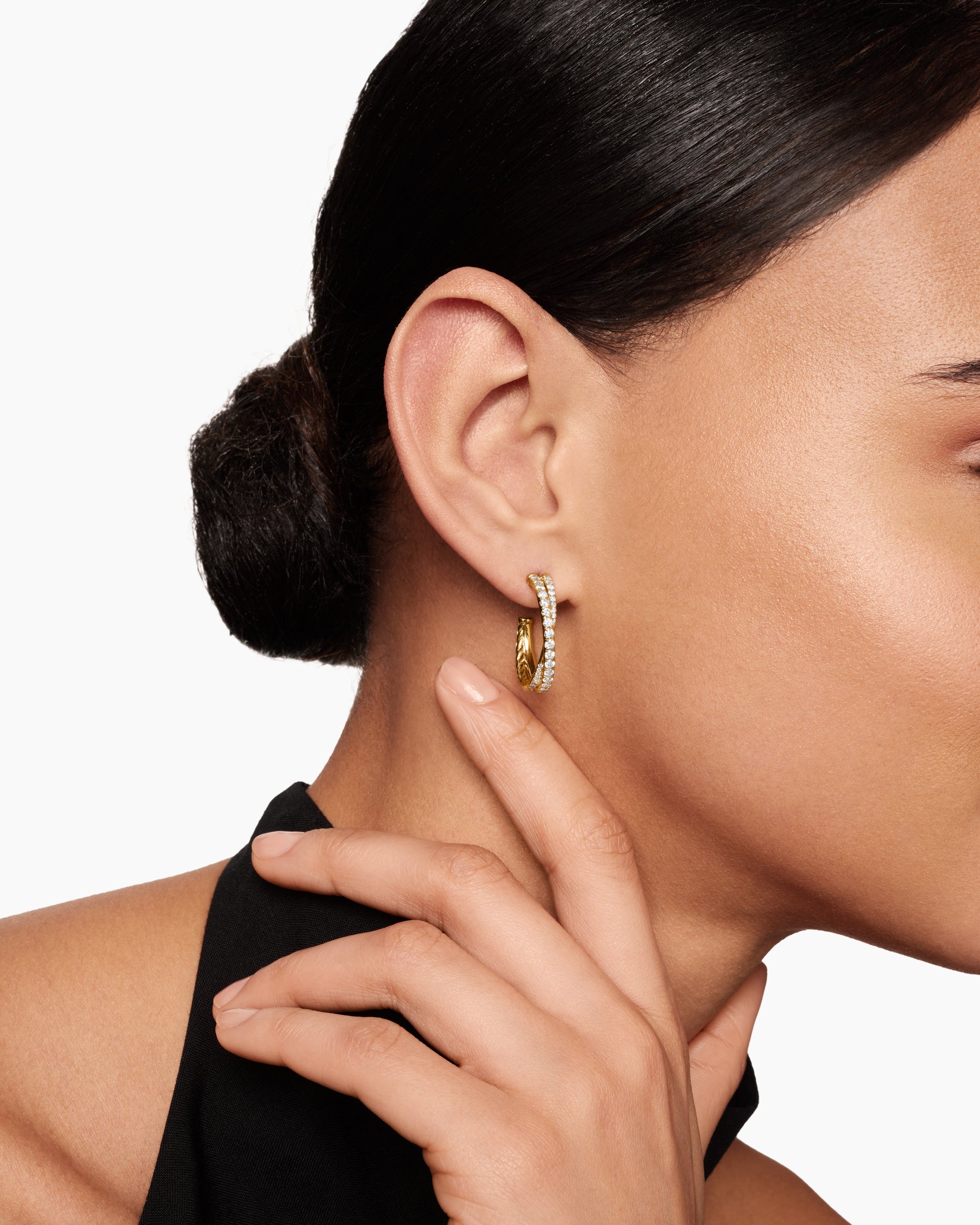 Pavé Crossover Hoop Earrings in 18K Yellow Gold with Diamonds, 24mm - Image 6