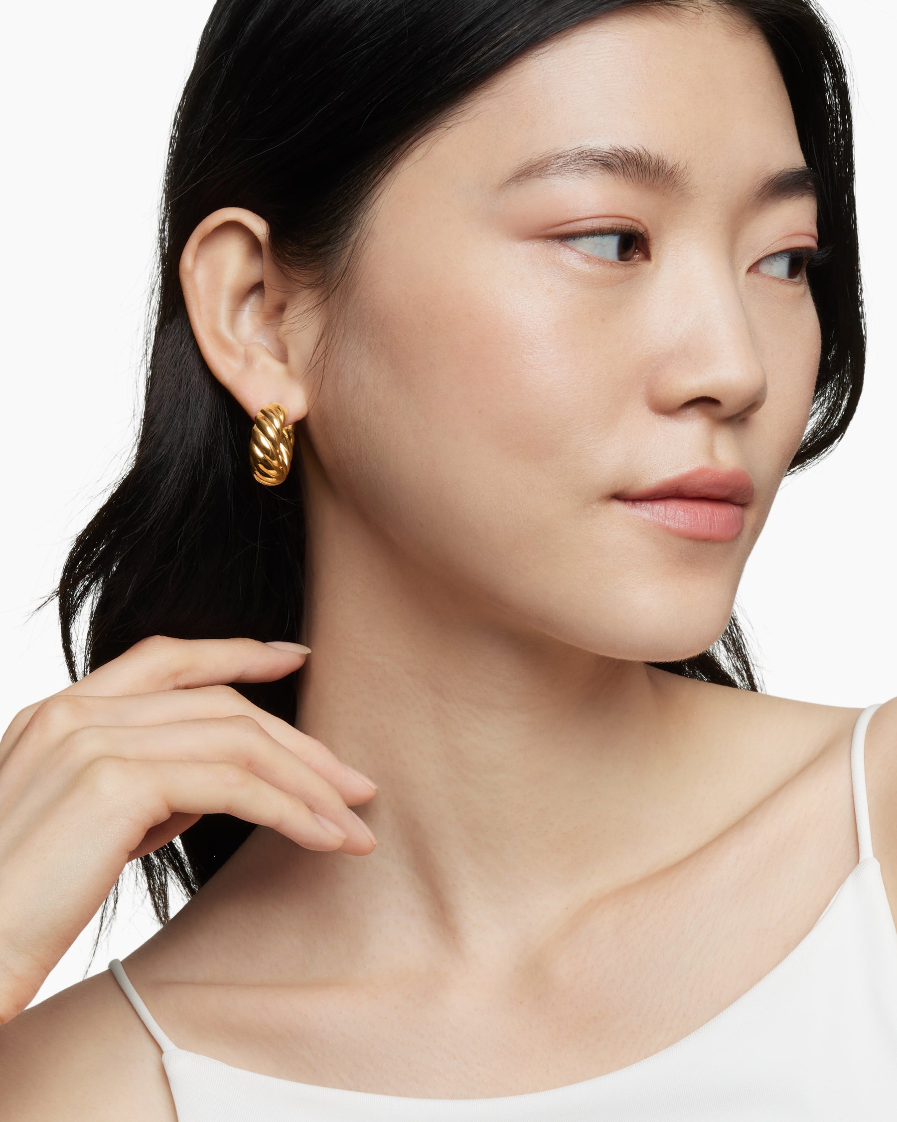 Alternative view of Sculpted Cable Hoop Earrings in 18K Yellow Gold, 25mm
