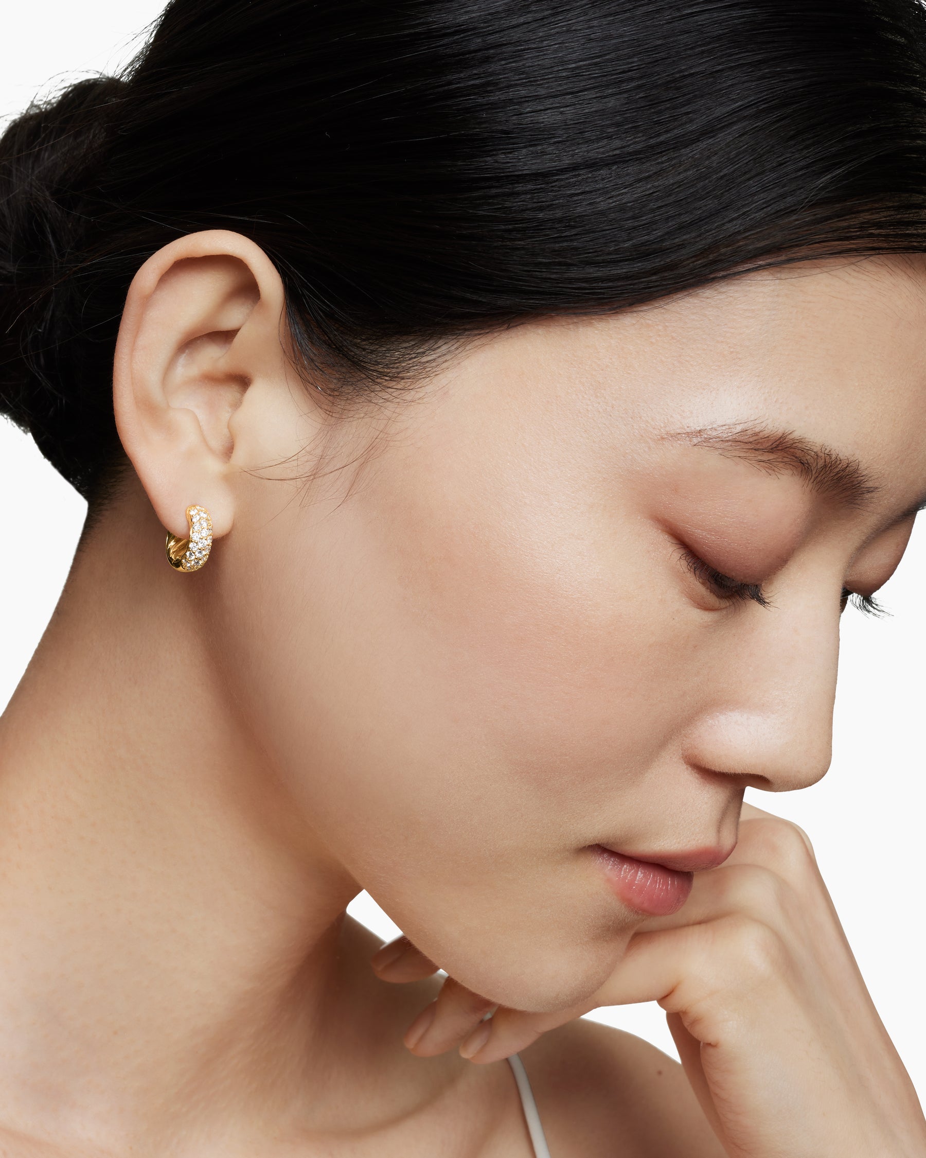 DY Mercer Micro Hoop Earrings in 18K Yellow Gold with Diamonds, 13.5mm - Image 6