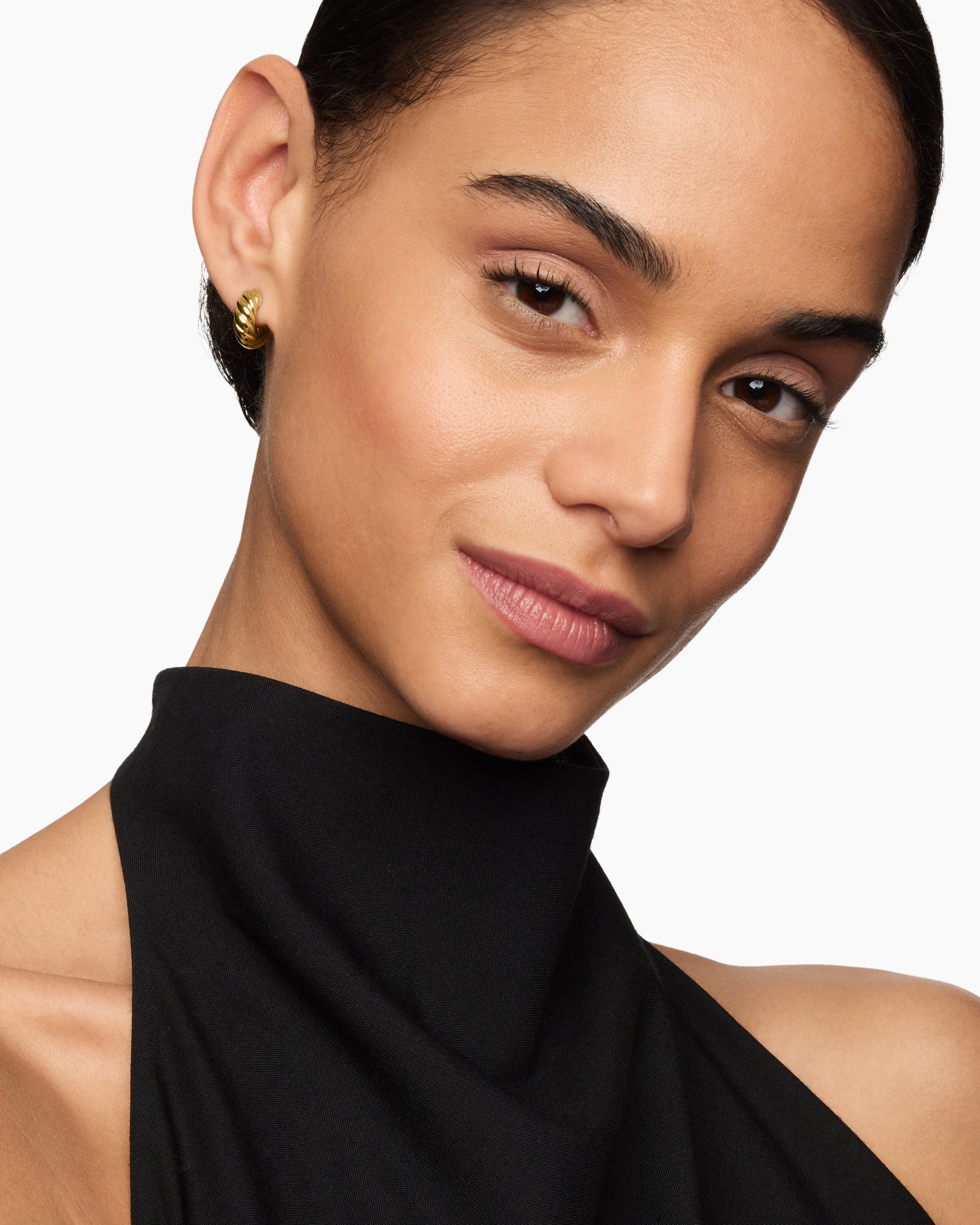 Alternative view of Sculpted Cable Hoop Earrings in 18K Yellow Gold, 14.4mm