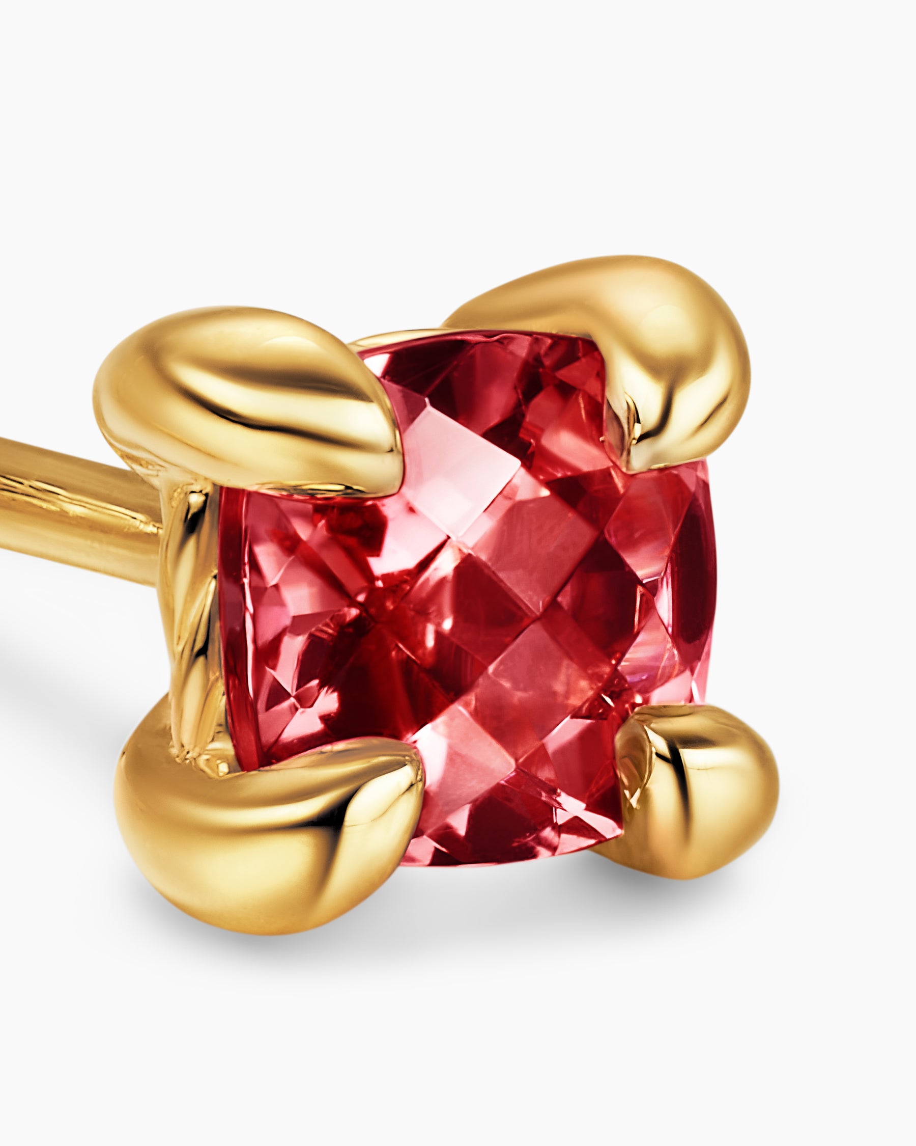 Micro Chatelaine Stud Earrings in 18K Yellow Gold with Garnet, 4.8mm - Image 4