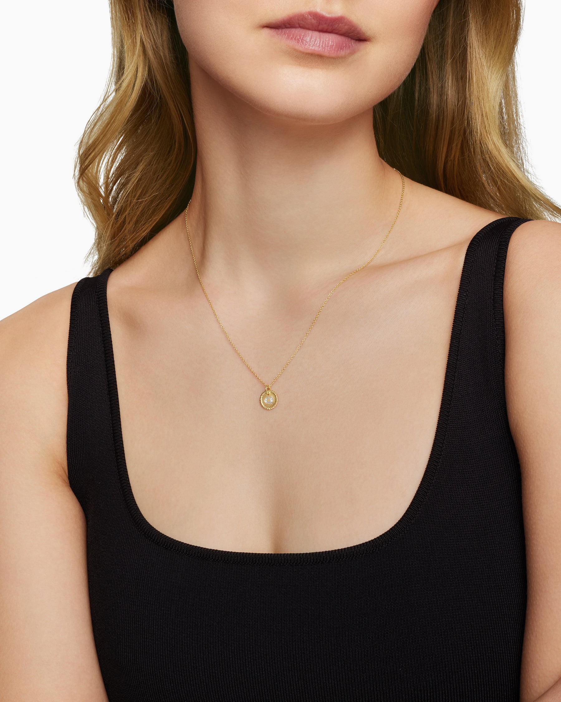 Initial Charm Necklace in 18K Yellow Gold with Diamond Q - Image 6