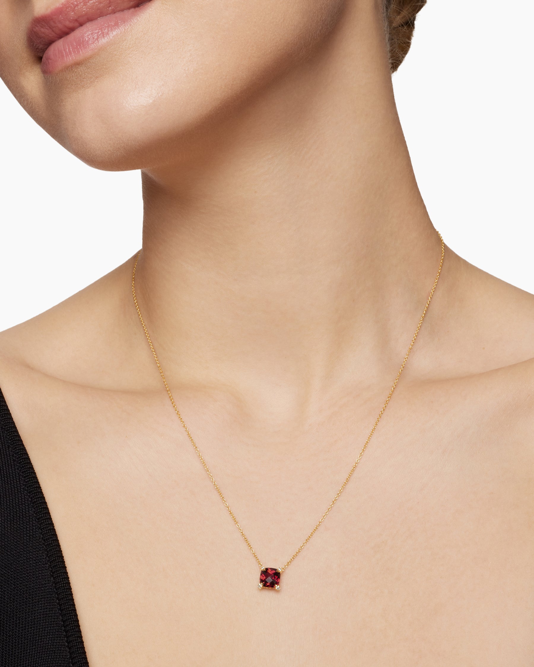 Petite Chatelaine Pendant Necklace in 18K Yellow Gold with Garnet and Diamonds, 7mm - Image 6