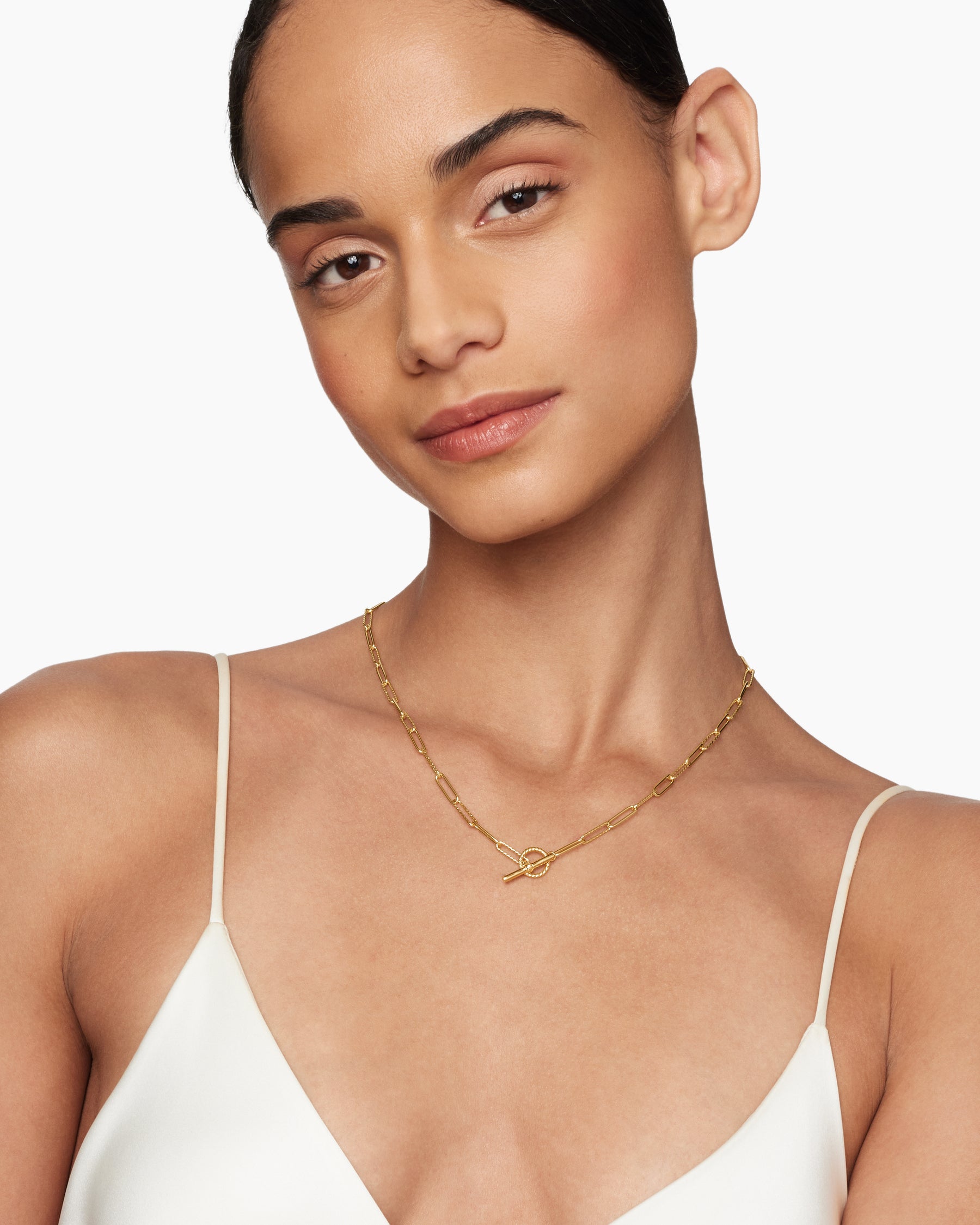 Alternative view of DY Madison Elongated Chain Necklace in 18K Yellow Gold, 3.5mm