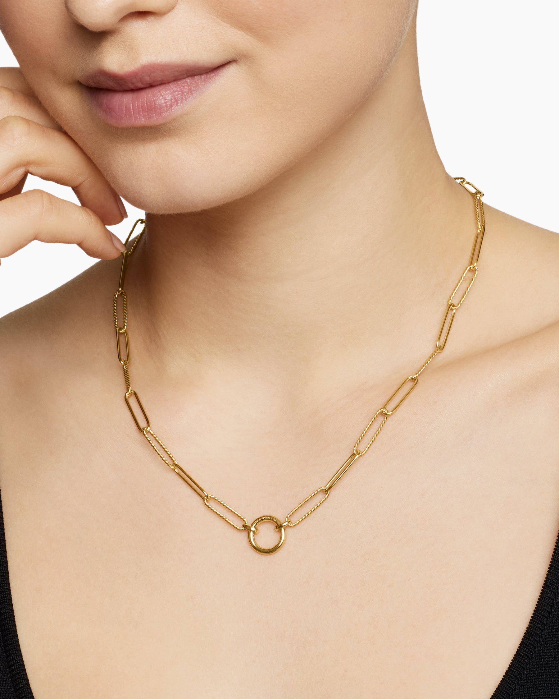DY Madison Elongated Chain Necklace in 18K Yellow Gold, 5mm - Image 6