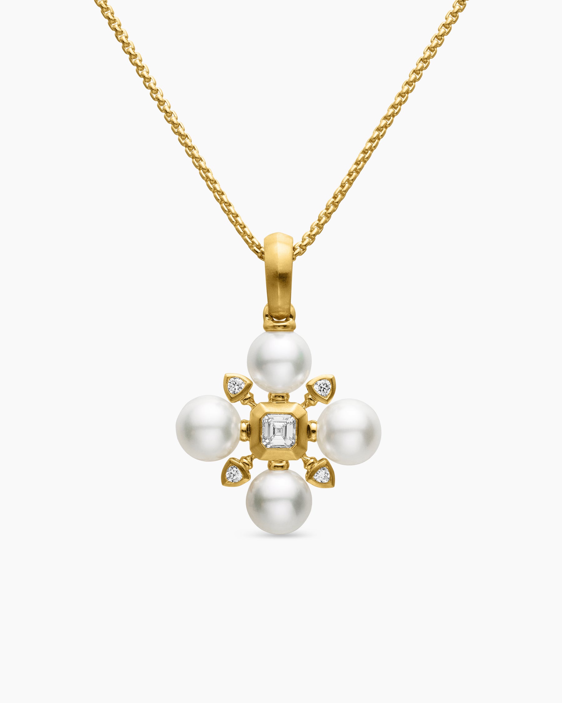 Renaissance Pearl Necklace in 18K Yellow Gold with Pearls and Diamonds, 20mm