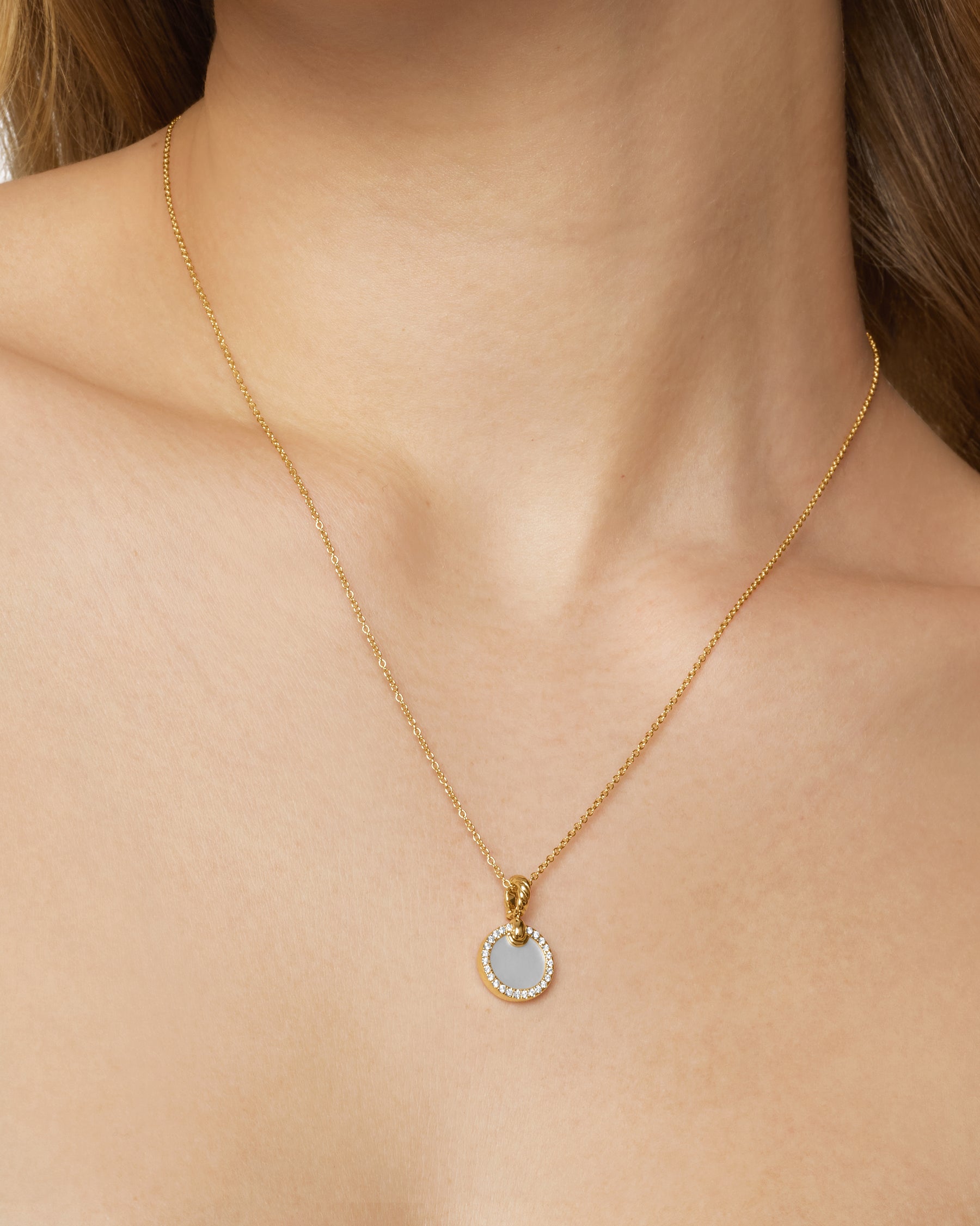 Alternative view of Petite DY Elements Pendant Necklace in 18K Yellow Gold with Mother of Pearl and Diamonds, 17.8mm