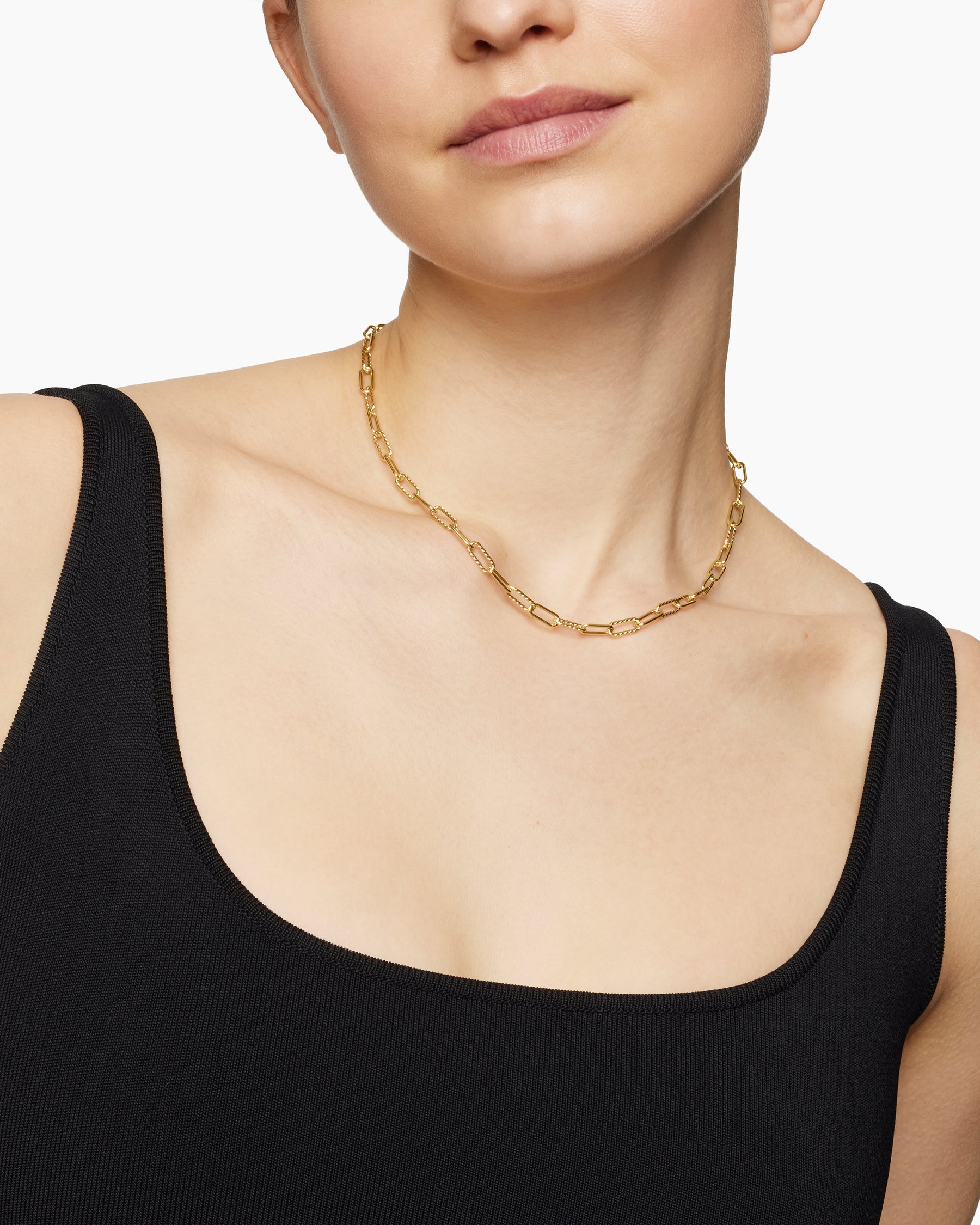 DY Madison Chain Necklace in 18K Yellow Gold, 4mm - Image 6