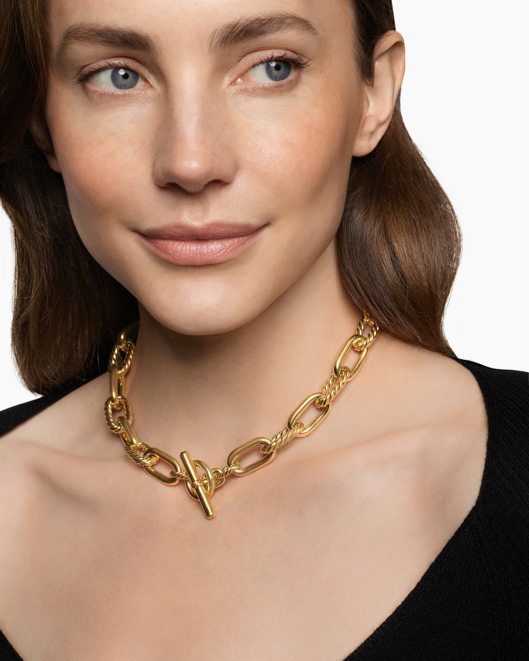 Alternative view of DY Madison Toggle Necklace in 18K Yellow Gold, 13.5mm
