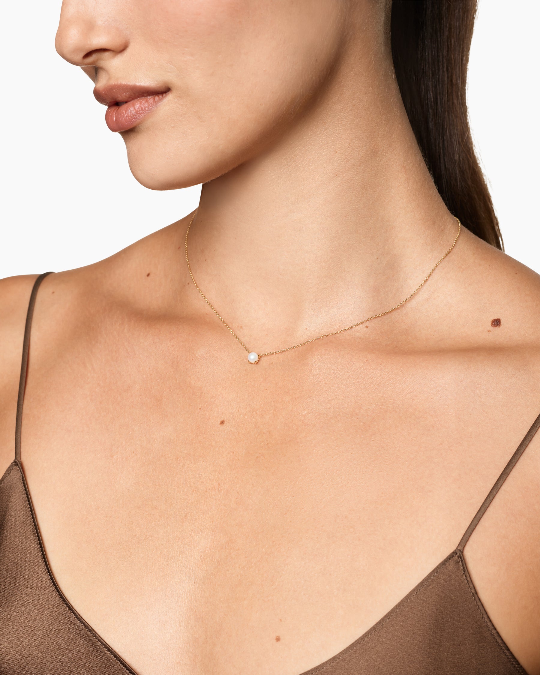 Alternative view of Micro Chatelaine Pendant Necklace in 18K Yellow Gold with Pearl, 5mm