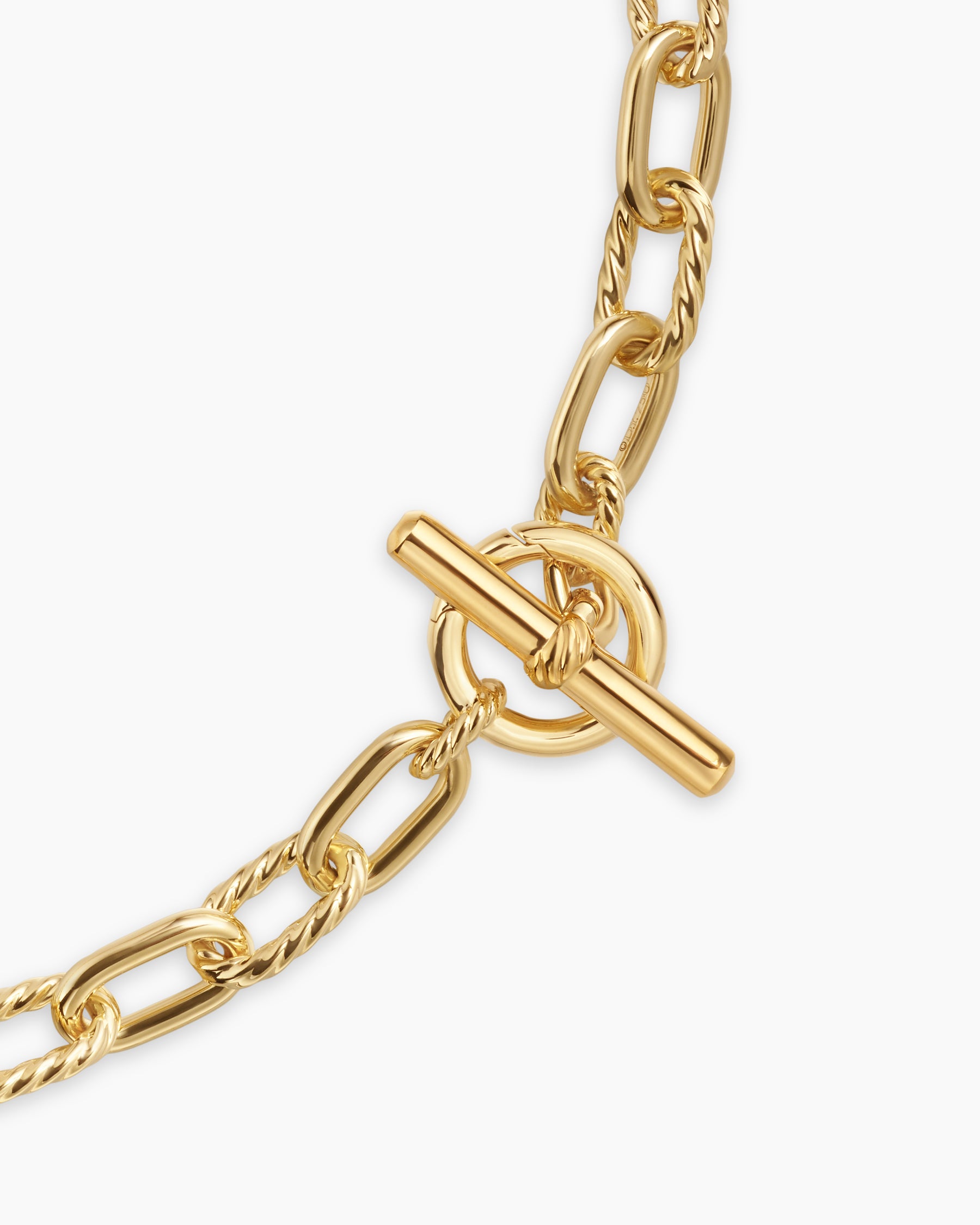 DY Madison Toggle Chain Necklace in 18K Yellow Gold, 8.5mm - Image 4