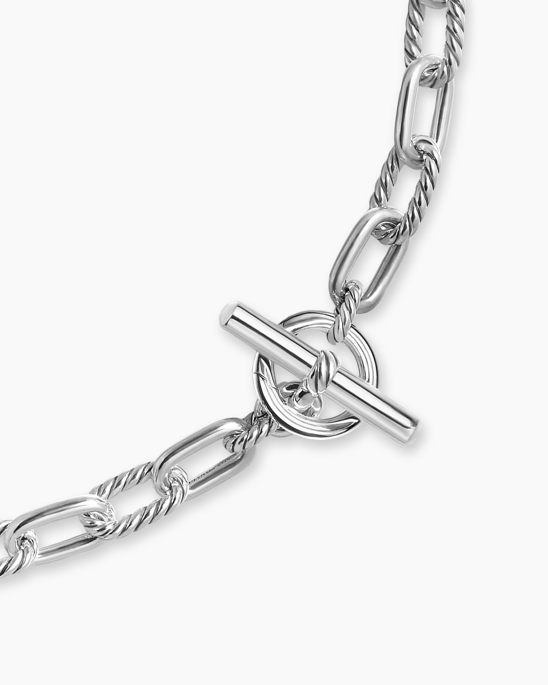 DY Madison Toggle Chain Necklace in Sterling Silver, 8.5mm - Image 4