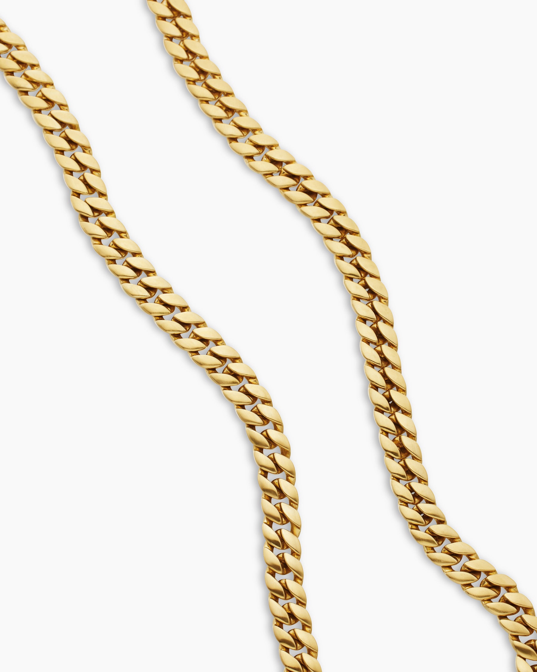 Alternative view of Curb Chain Necklace in 18K Yellow Gold, 8mm