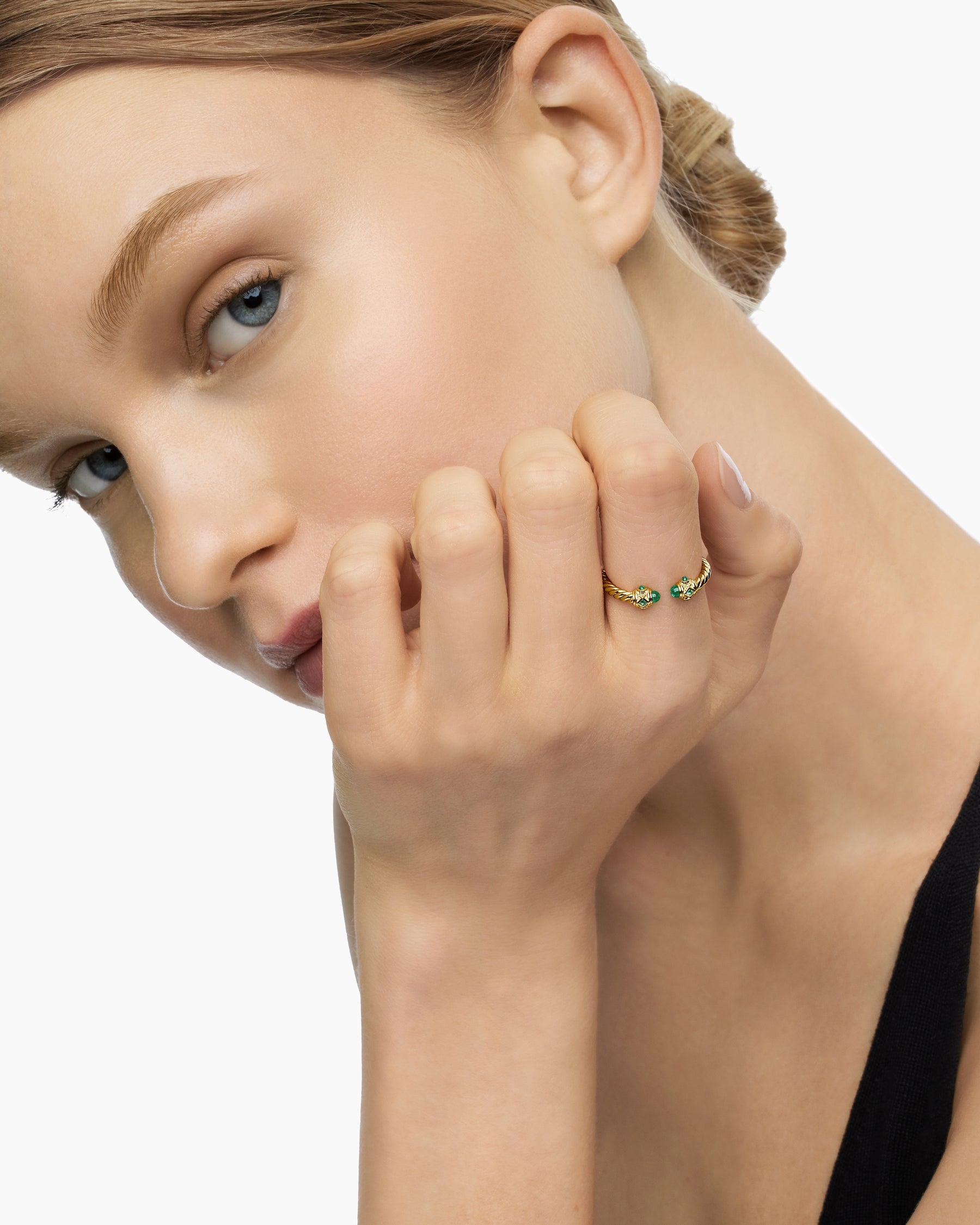Renaissance Ring in 18K Yellow Gold with Emeralds, 2.3mm - Image 8