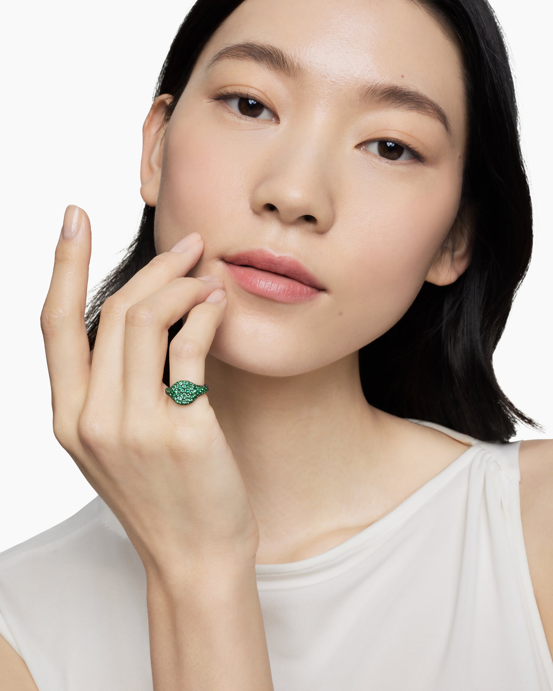 Alternative view of Pavé Pinky Ring in 18K White Gold with Emeralds, 10mm