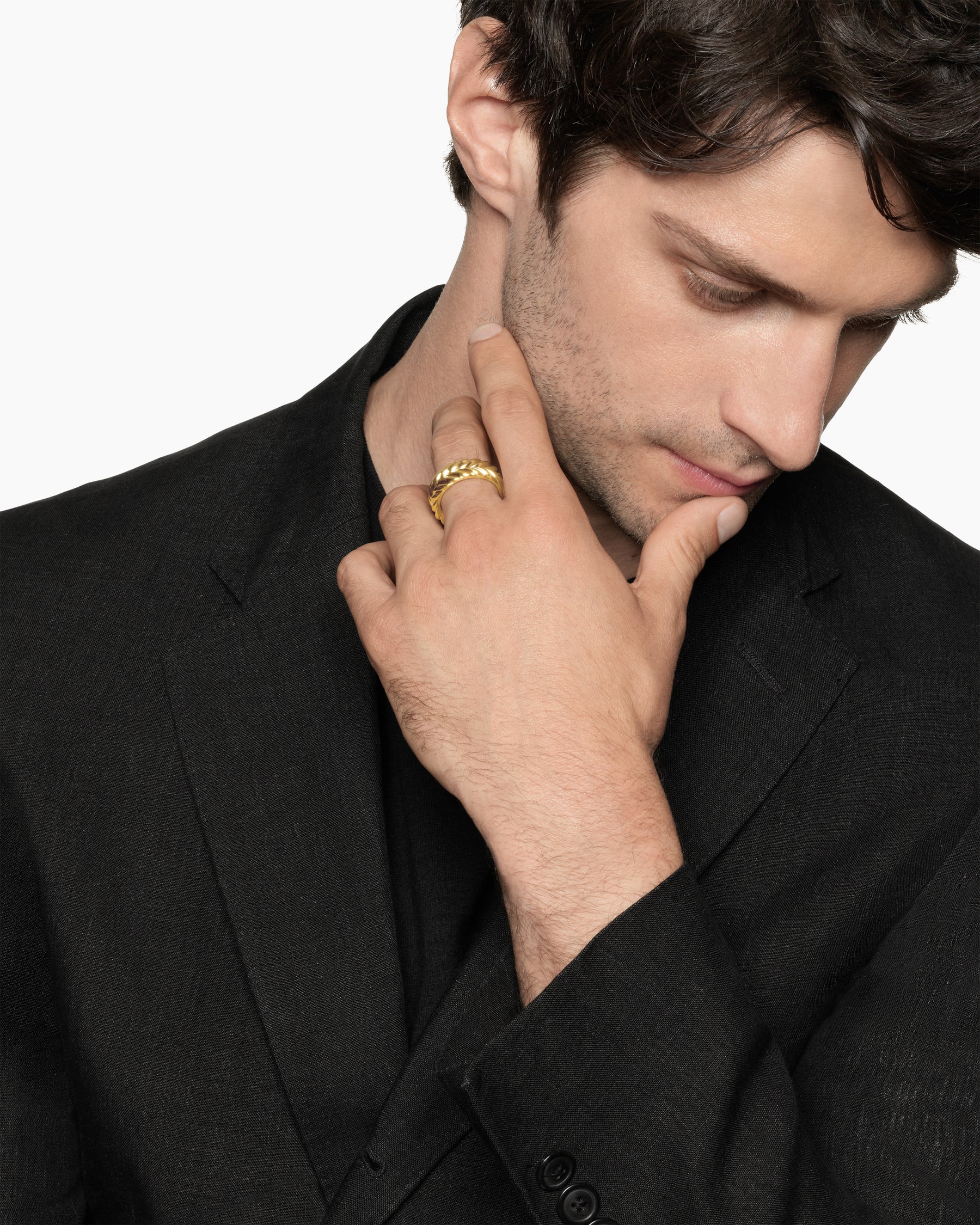Alternative view of Chevron Band Ring in 18K Yellow Gold, 9mm