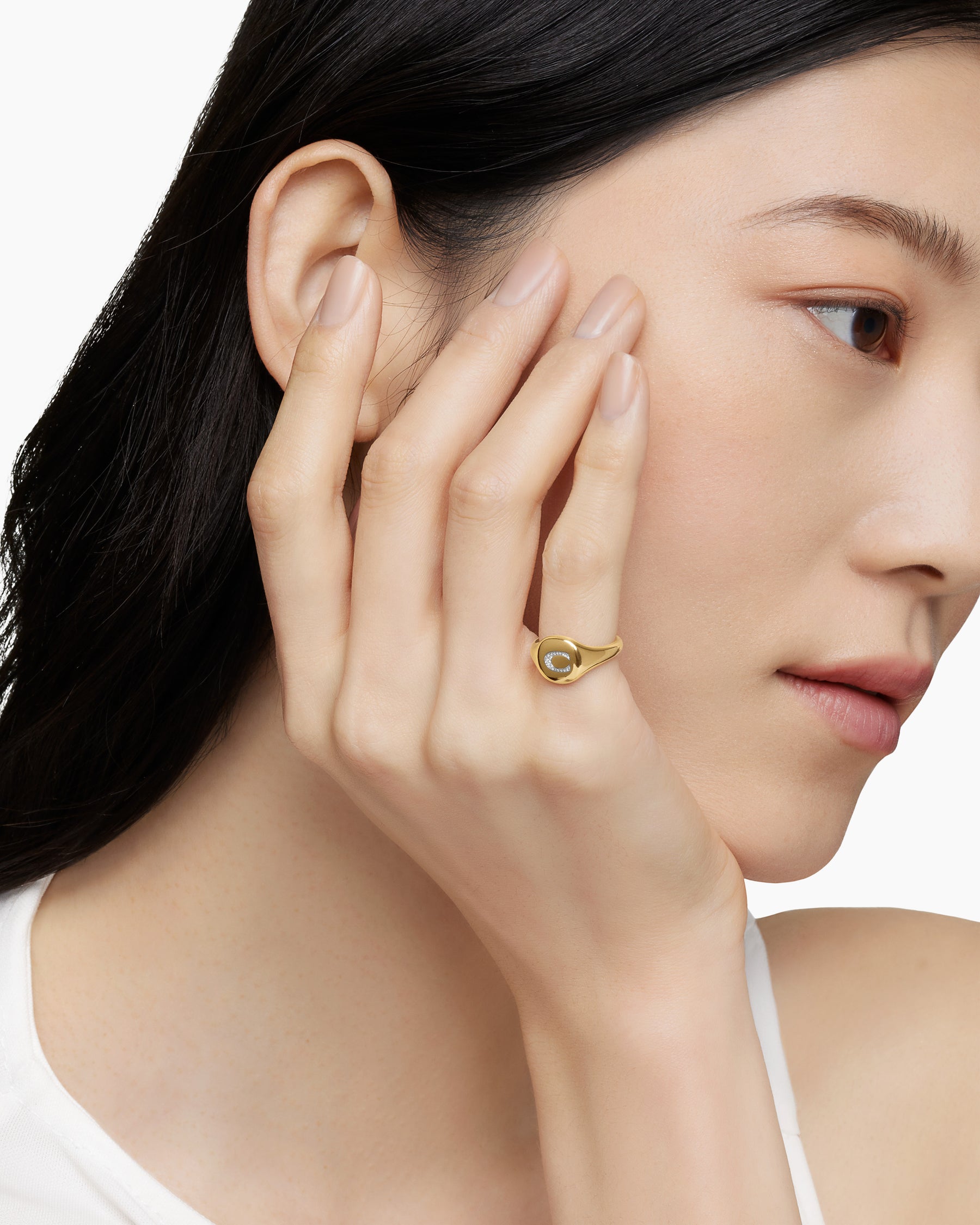 DY Initial Pinky Ring in 18K Yellow Gold with Diamond C, 9.8mm - Image 7