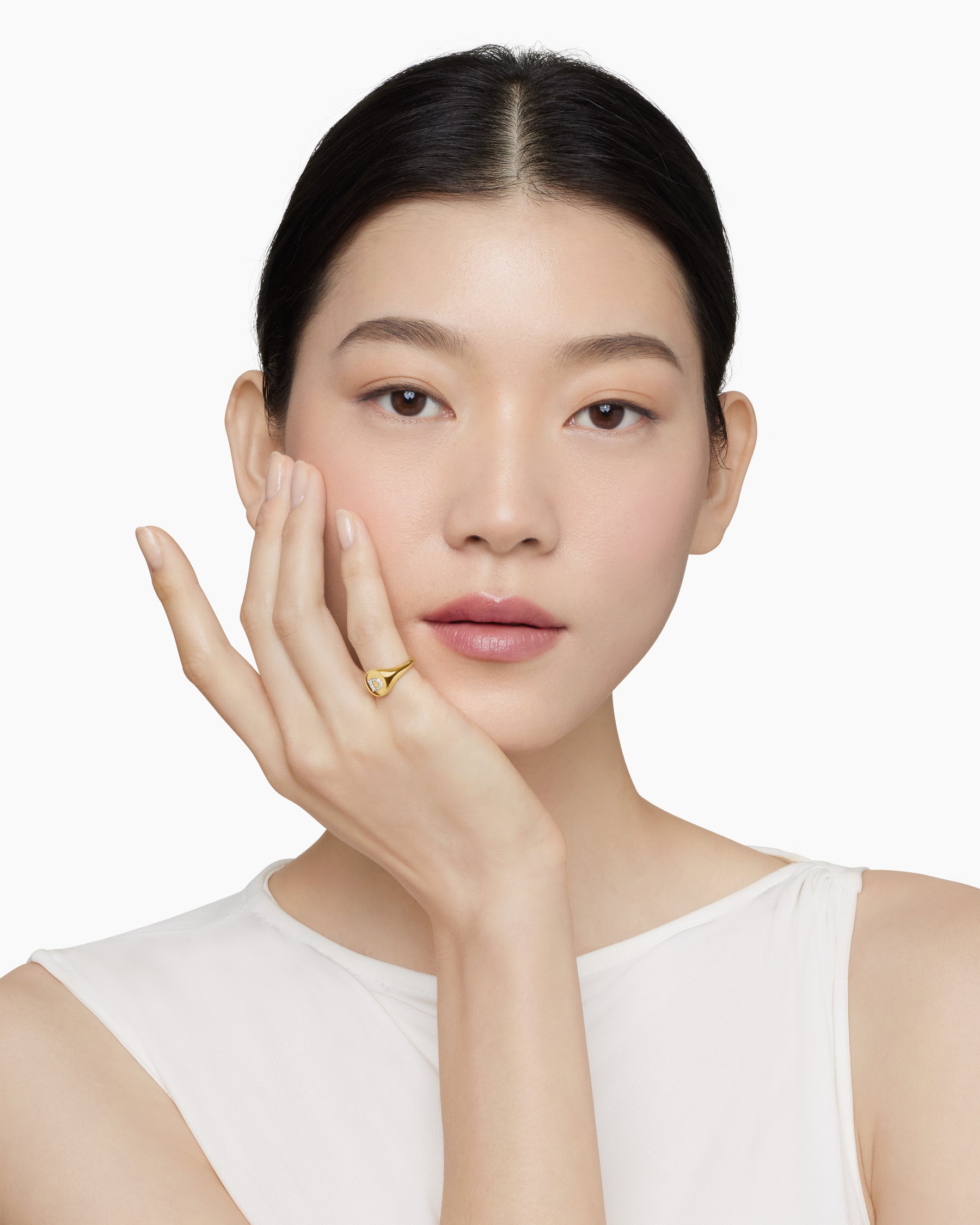 DY Initial Pinky Ring in 18K Yellow Gold with Diamond D, 9.8mm - Image 2