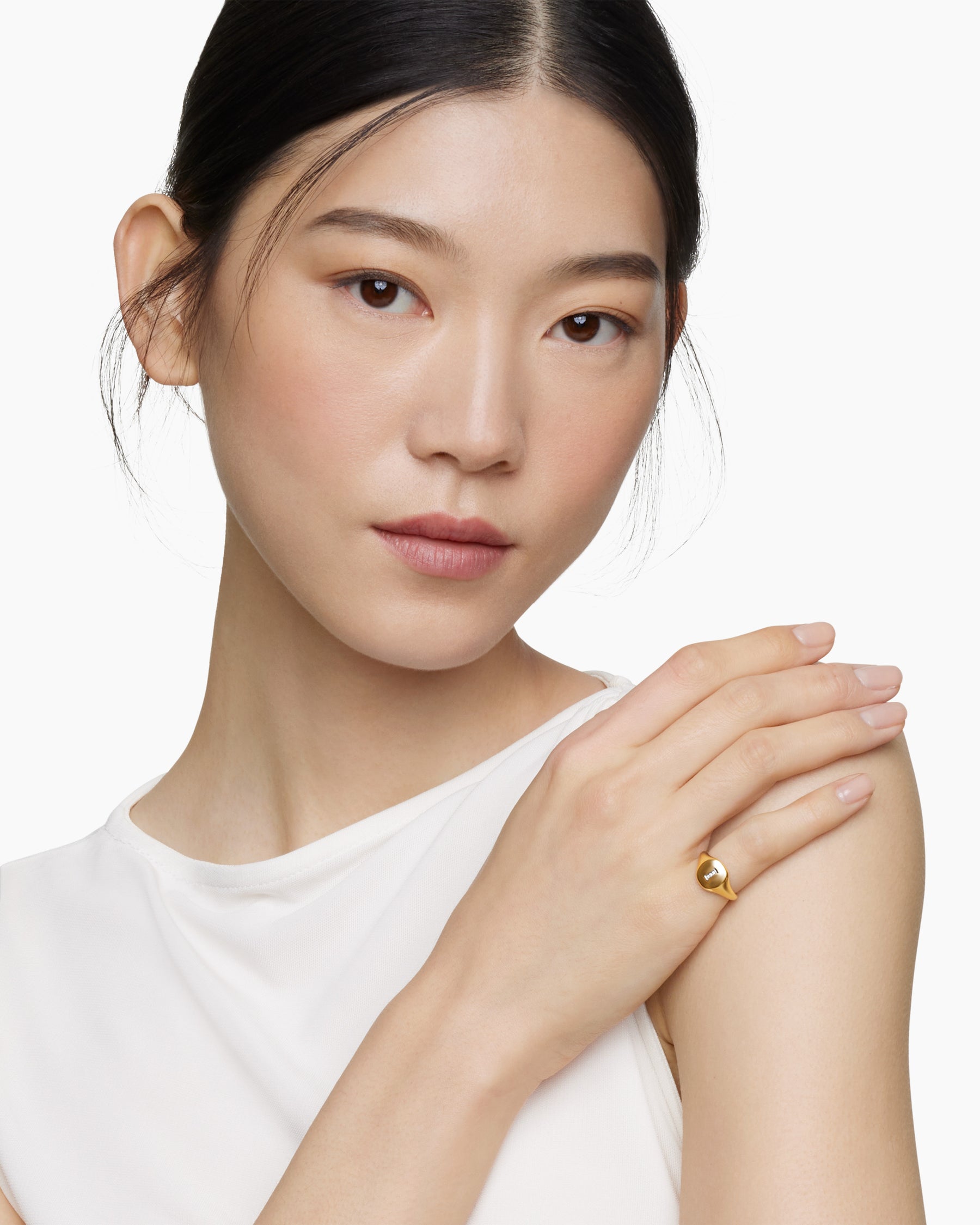 Alternative view of DY Initial Pinky Ring in 18K Yellow Gold with Diamond I, 9.8mm
