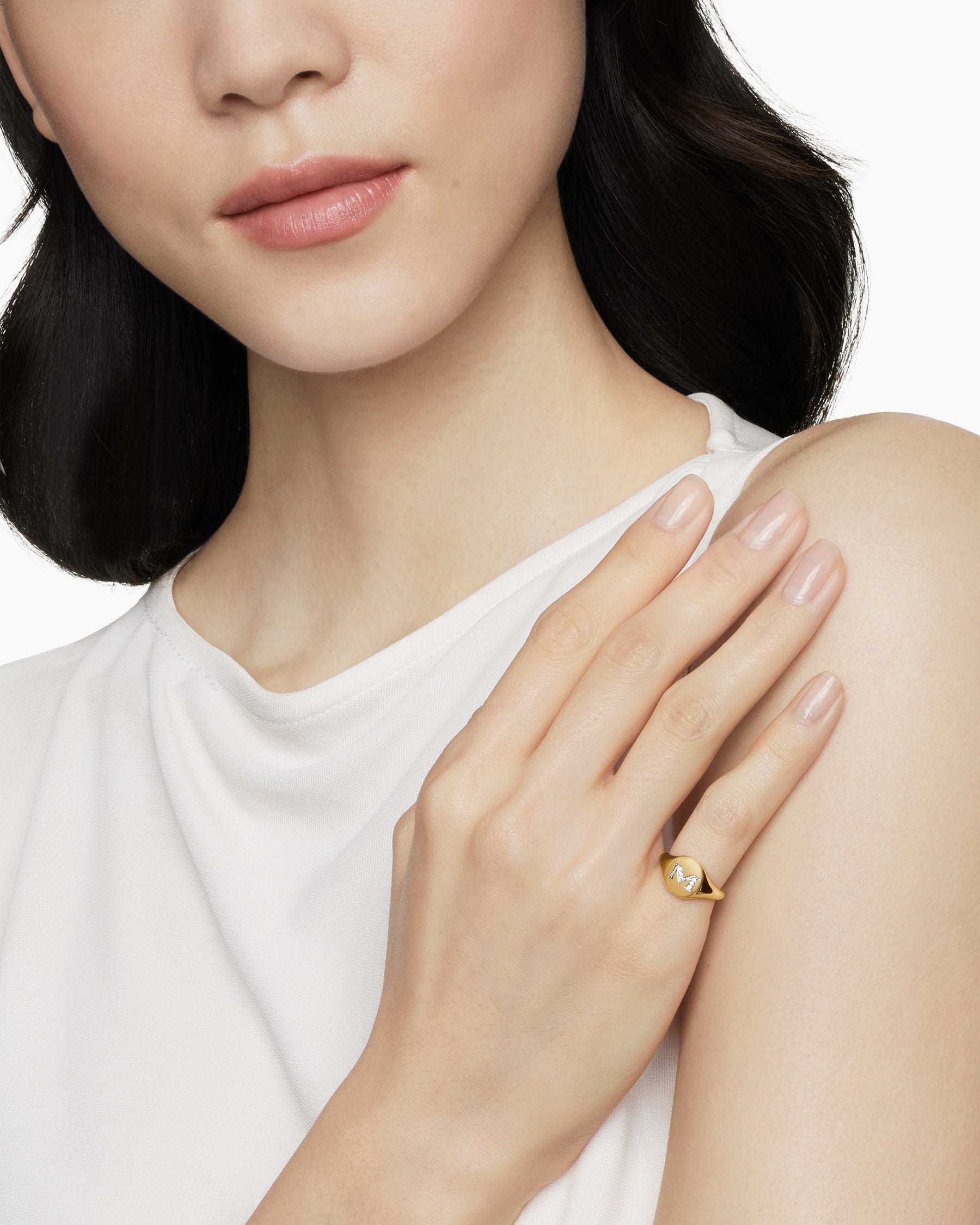DY Initial Pinky Ring in 18K Yellow Gold with Diamond M, 9.8mm - Image 2