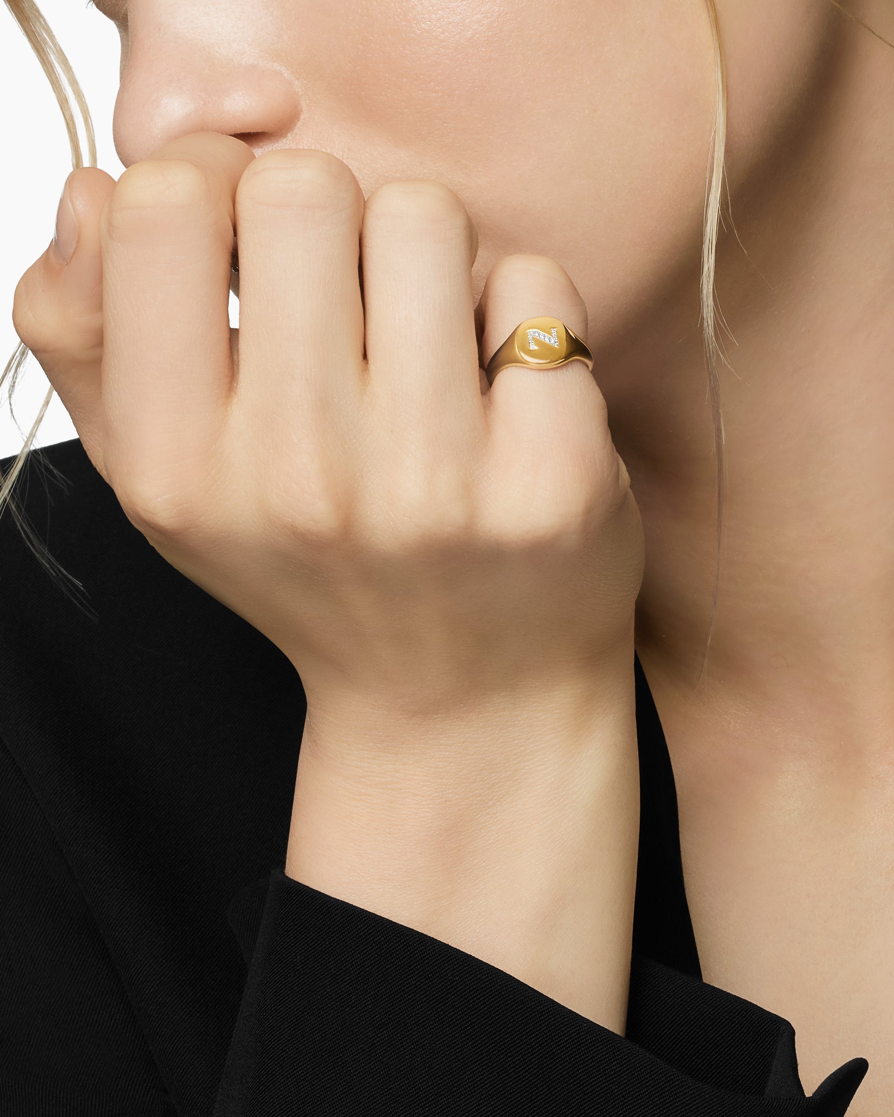 DY Initial Pinky Ring in 18K Yellow Gold with Diamond N, 9.8mm - Image 7