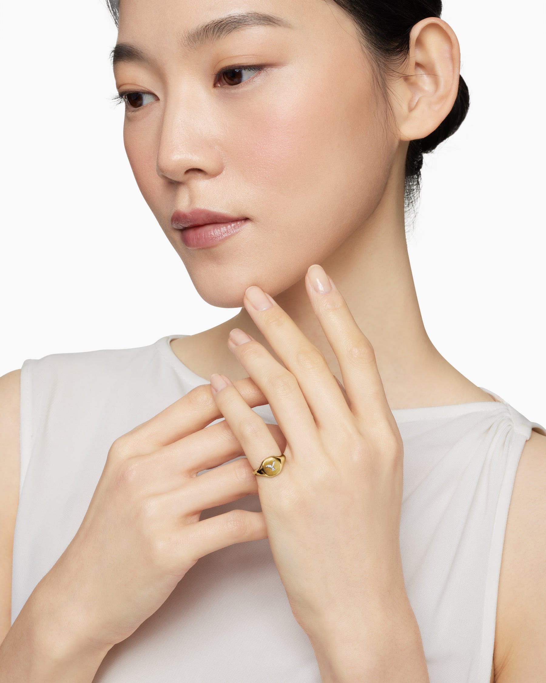 DY Initial Pinky Ring in 18K Yellow Gold with Diamond Y, 9.8mm - Image 7
