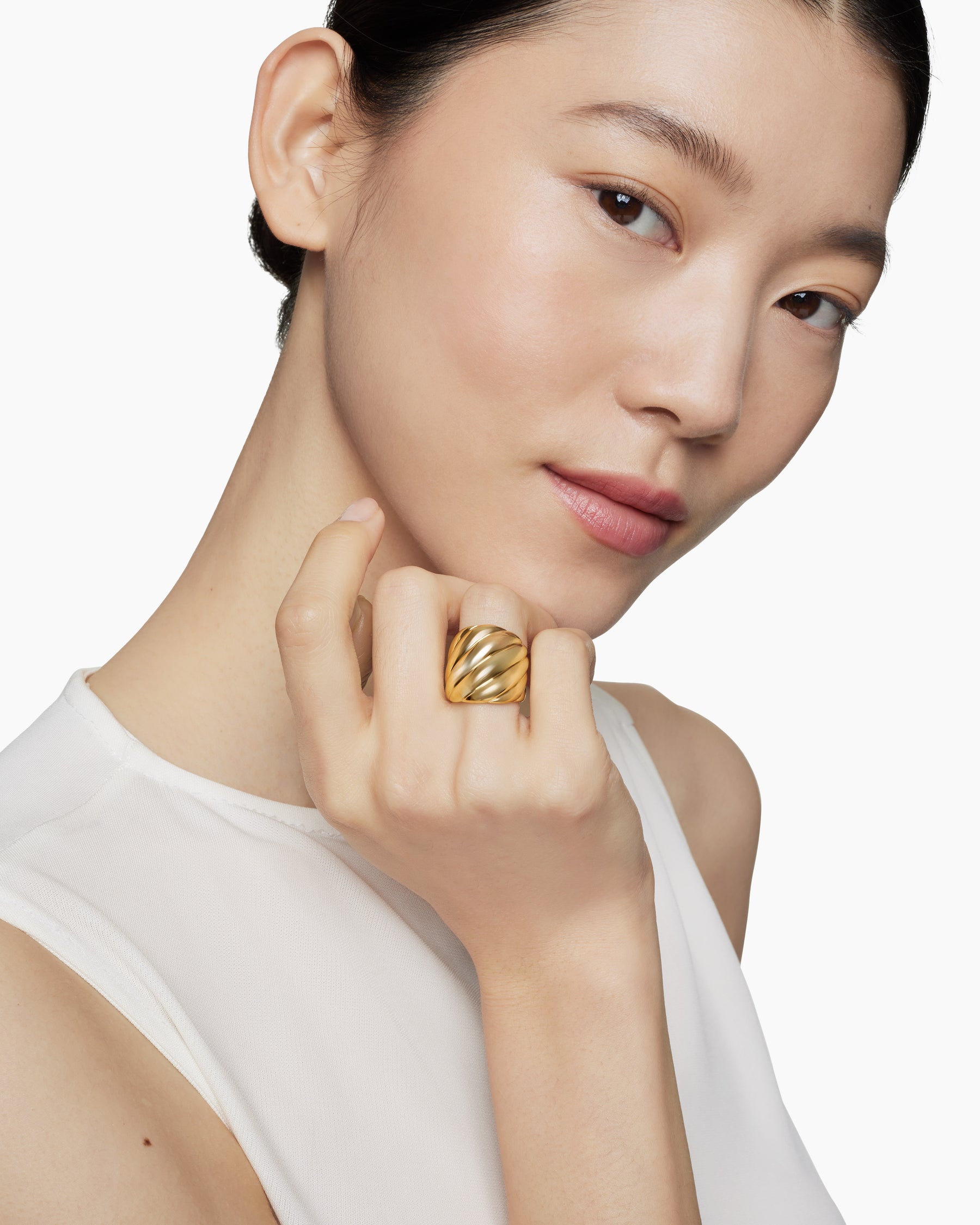 Alternative view of Sculpted Cable Ring in 18K Yellow Gold, 20mm