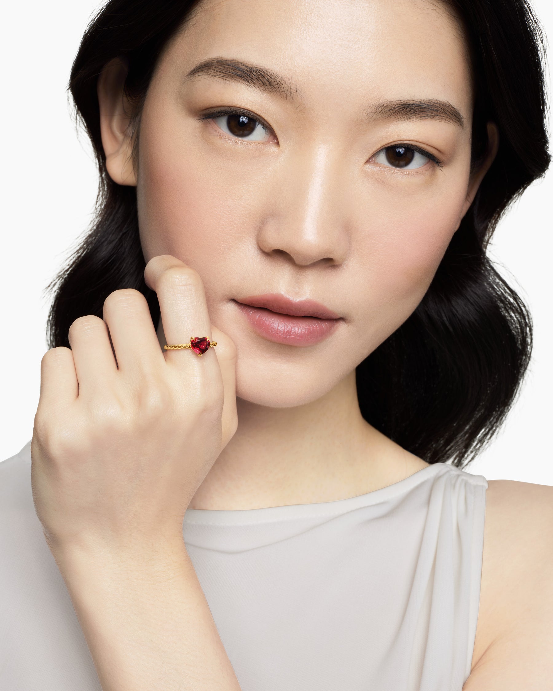 Alternative view of Chatelaine Heart Ring in 18K Yellow Gold with Garnet, 7mm