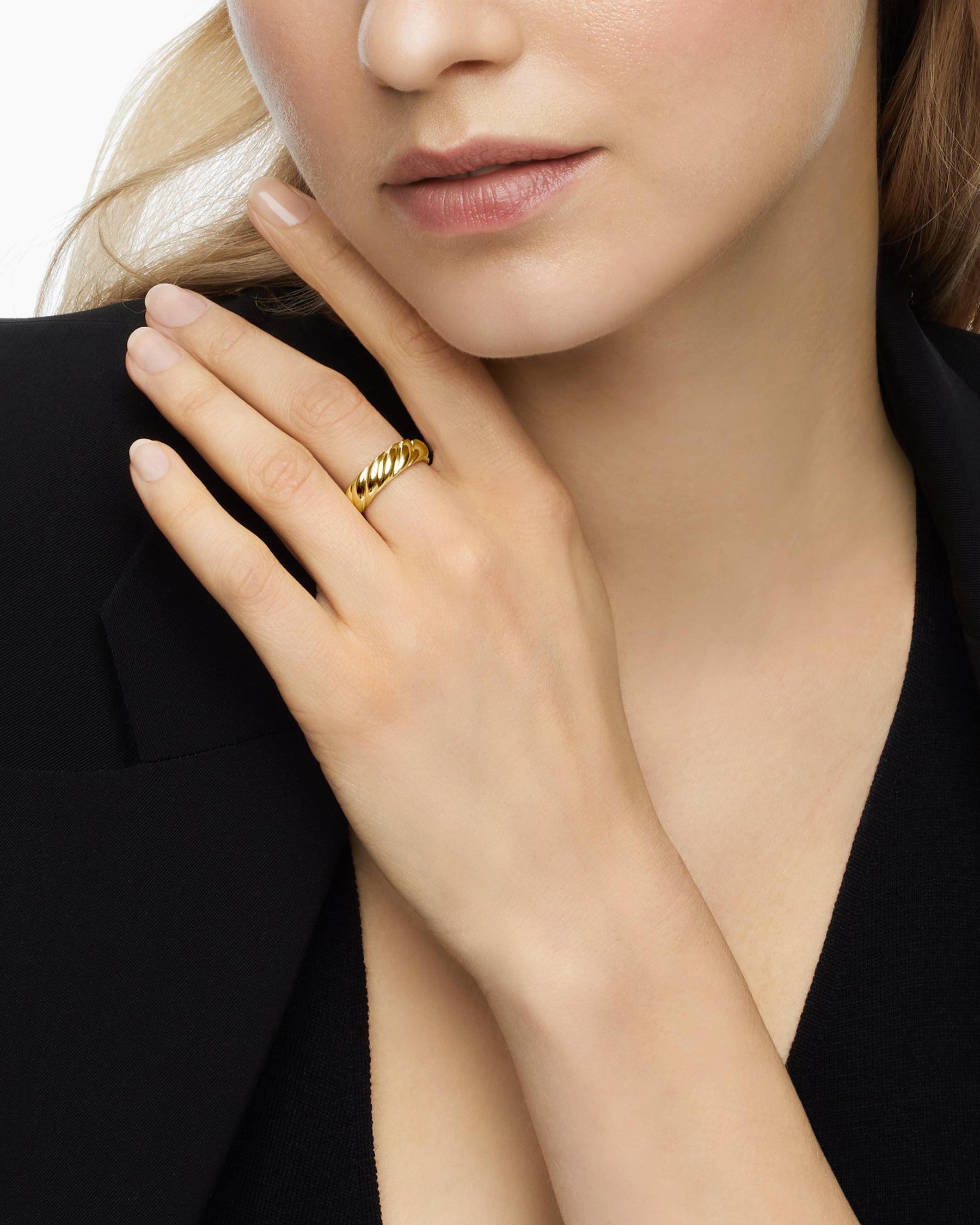 Sculpted Cable Band Ring in 18K Yellow Gold, 6mm - Image 7