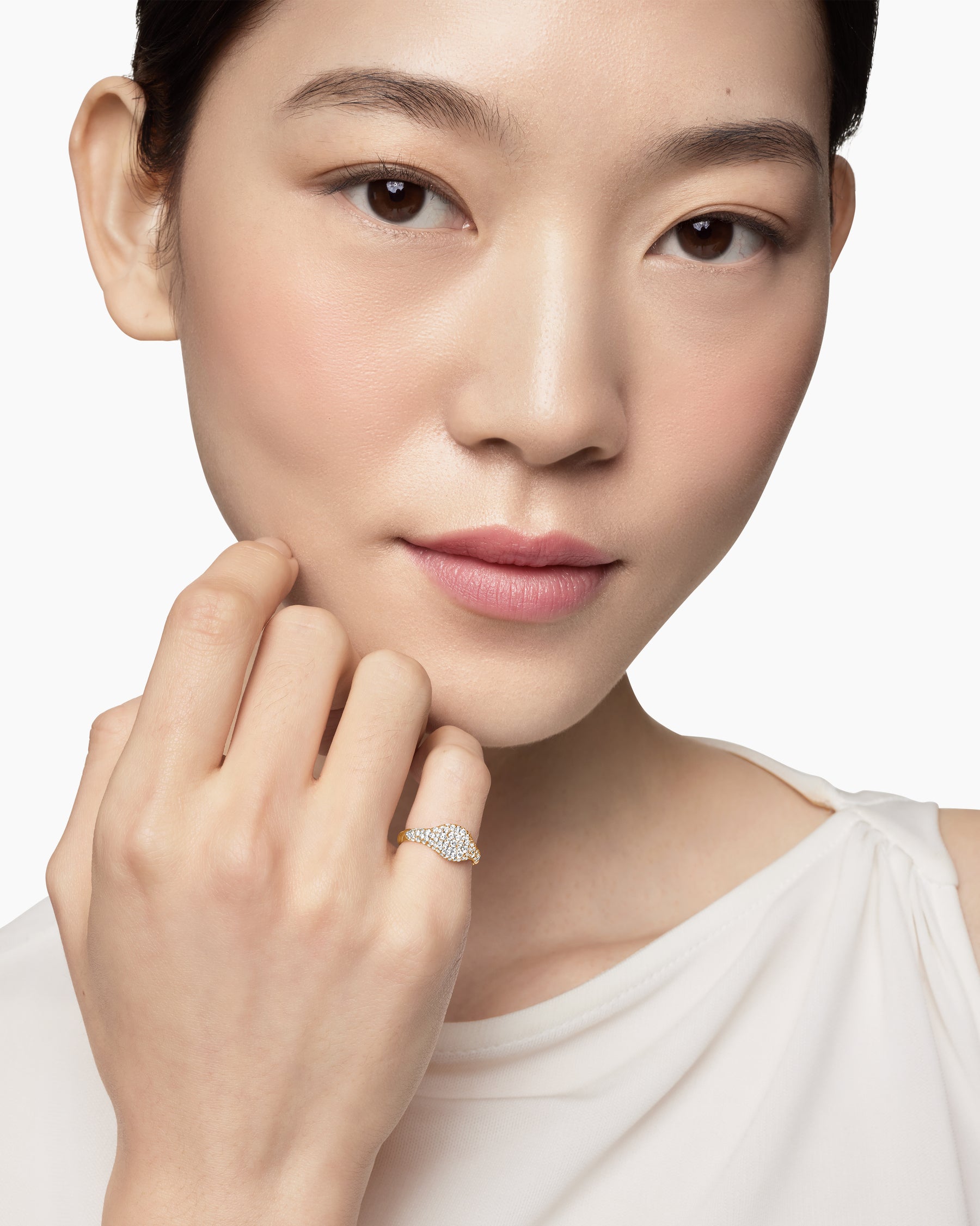 Petite Pavé Pinky Ring in 18K Yellow Gold with Diamonds, 7mm - Image 7