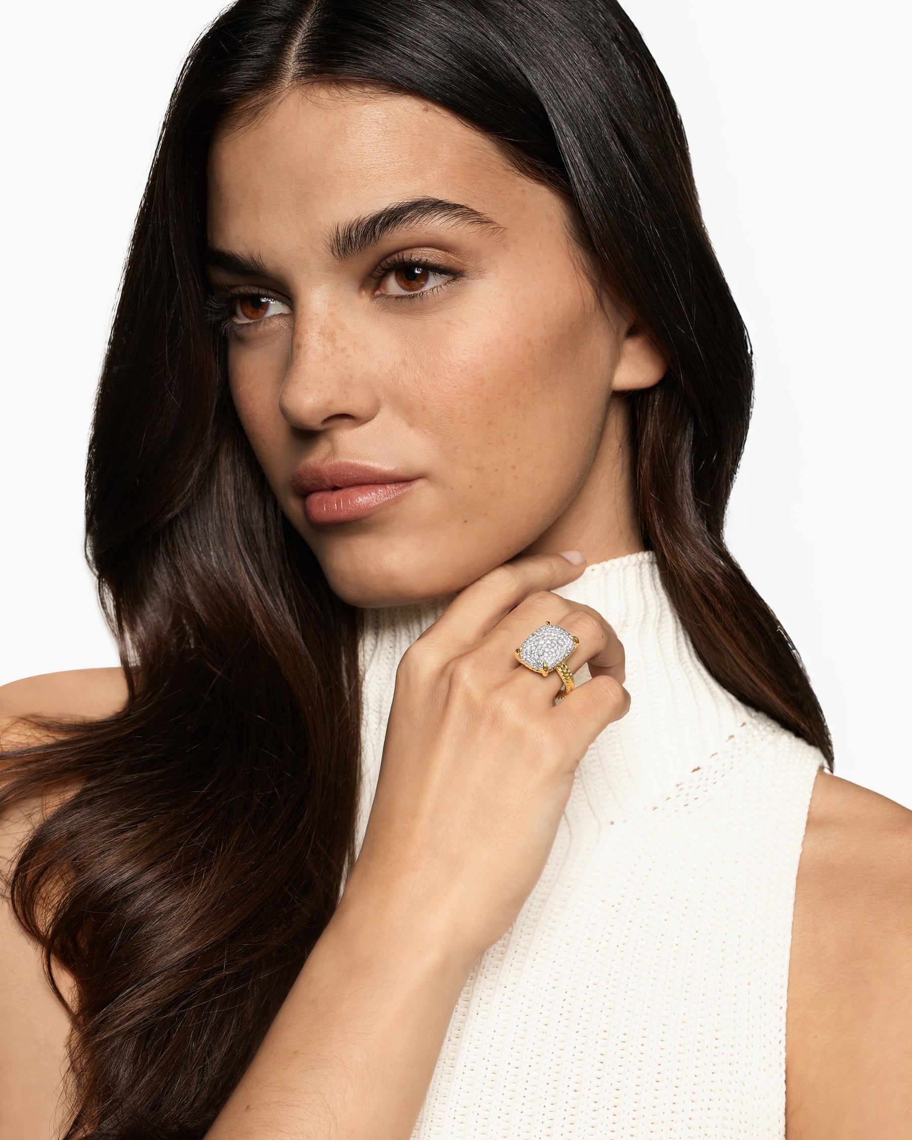 Alternative view of Chatelaine Elongated Ring in 18K Yellow Gold with Diamonds, 19mm