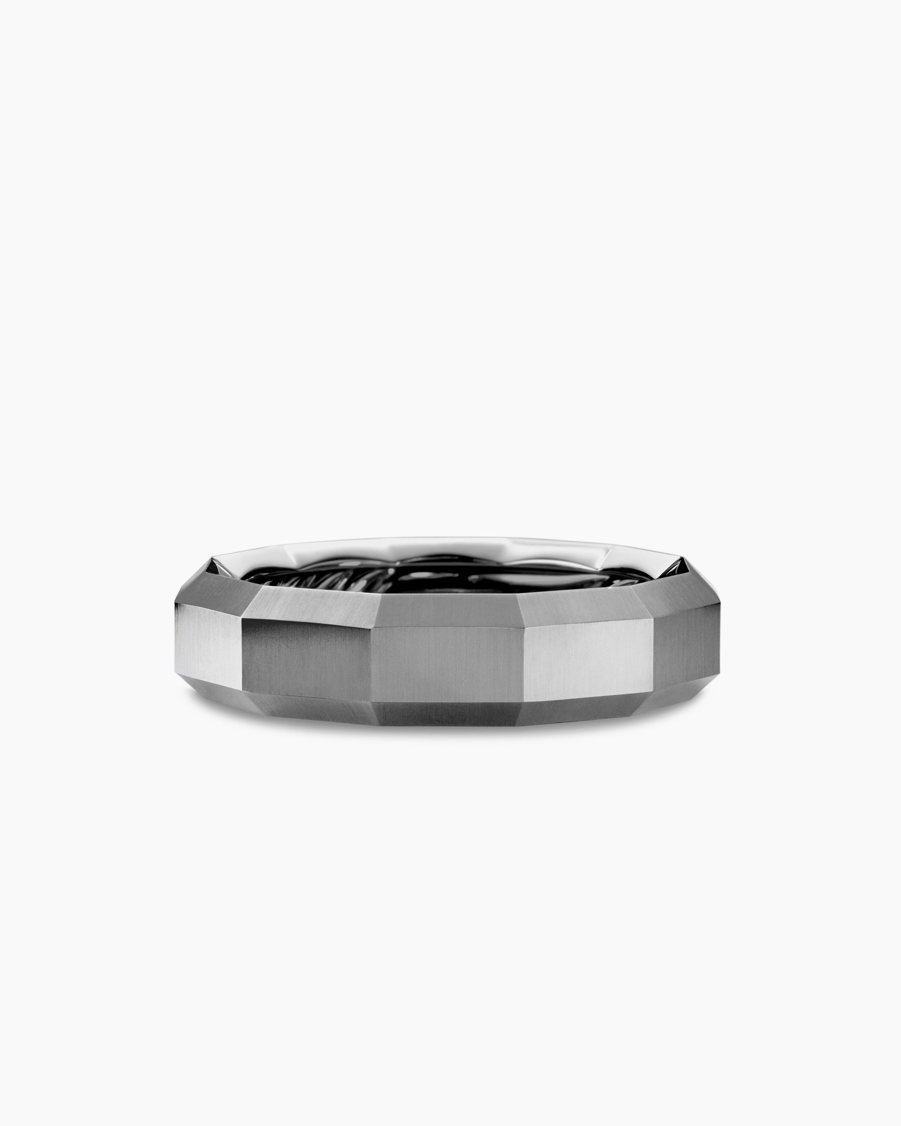 Faceted Band Ring in Grey Titanium, 6mm