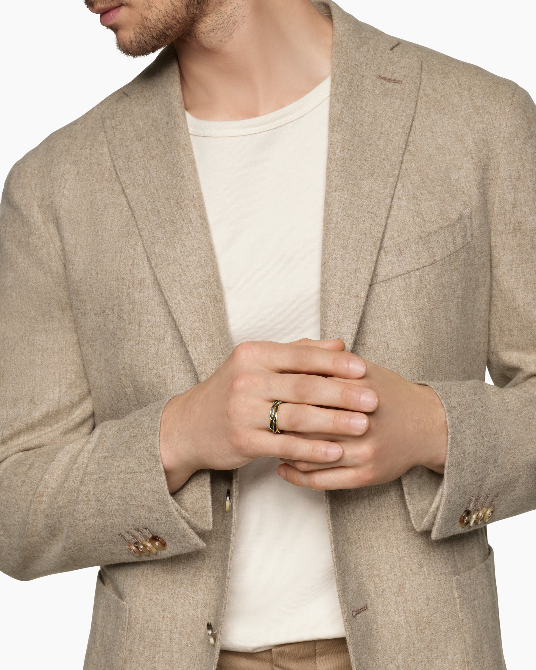 Alternative view of DY Helios Band Ring in 18K Yellow Gold with Forged Carbon, 6mm