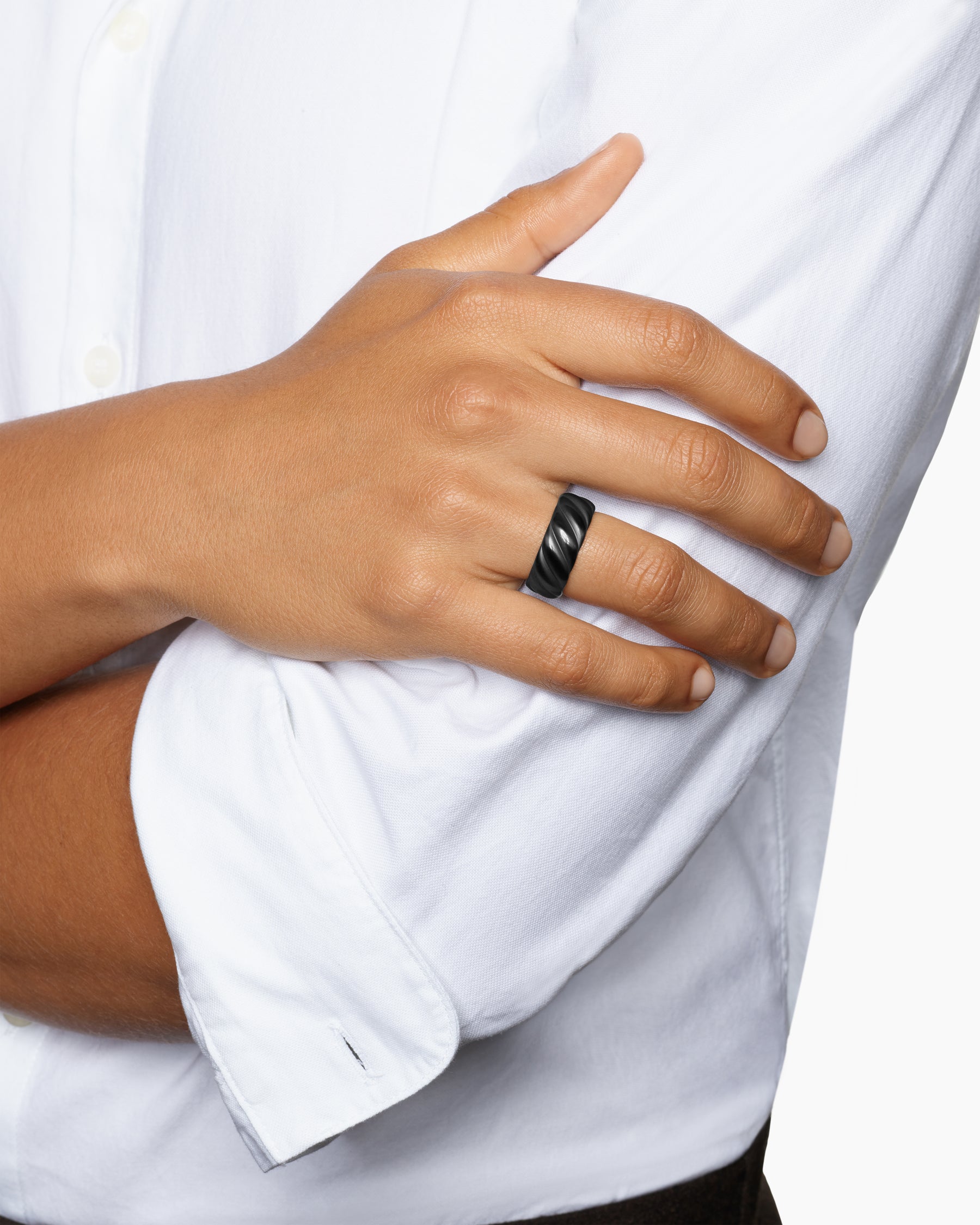 Alternative view of Sculpted Cable Band Ring in Black Titanium, 9mm