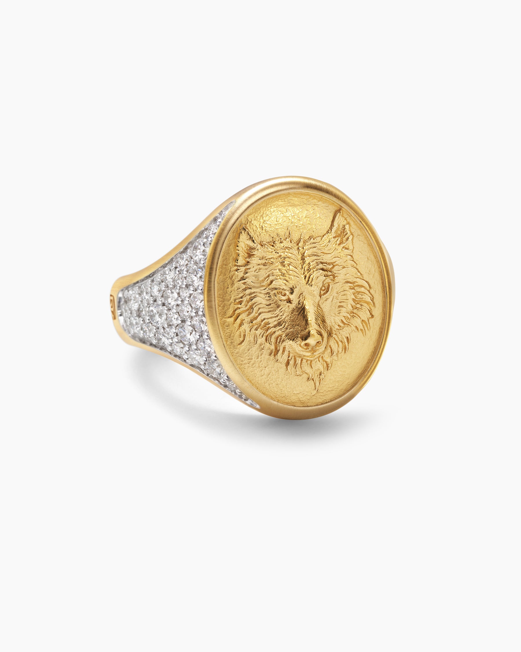 Petrvs Wolf Signet Ring in 18K Yellow Gold with Diamonds, 21.5mm