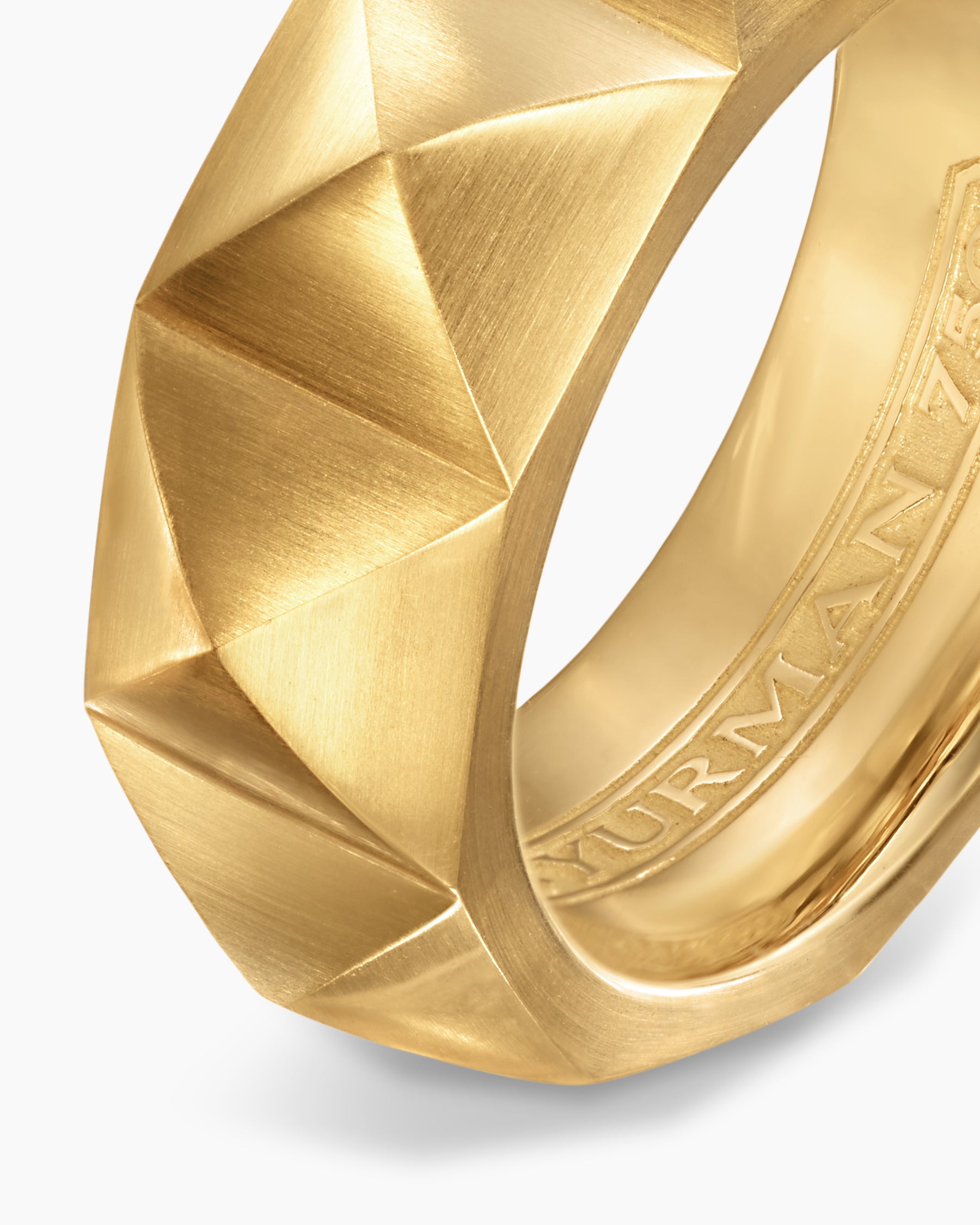 Pyramid Band Ring in 18K Yellow Gold, 8mm - Image 6
